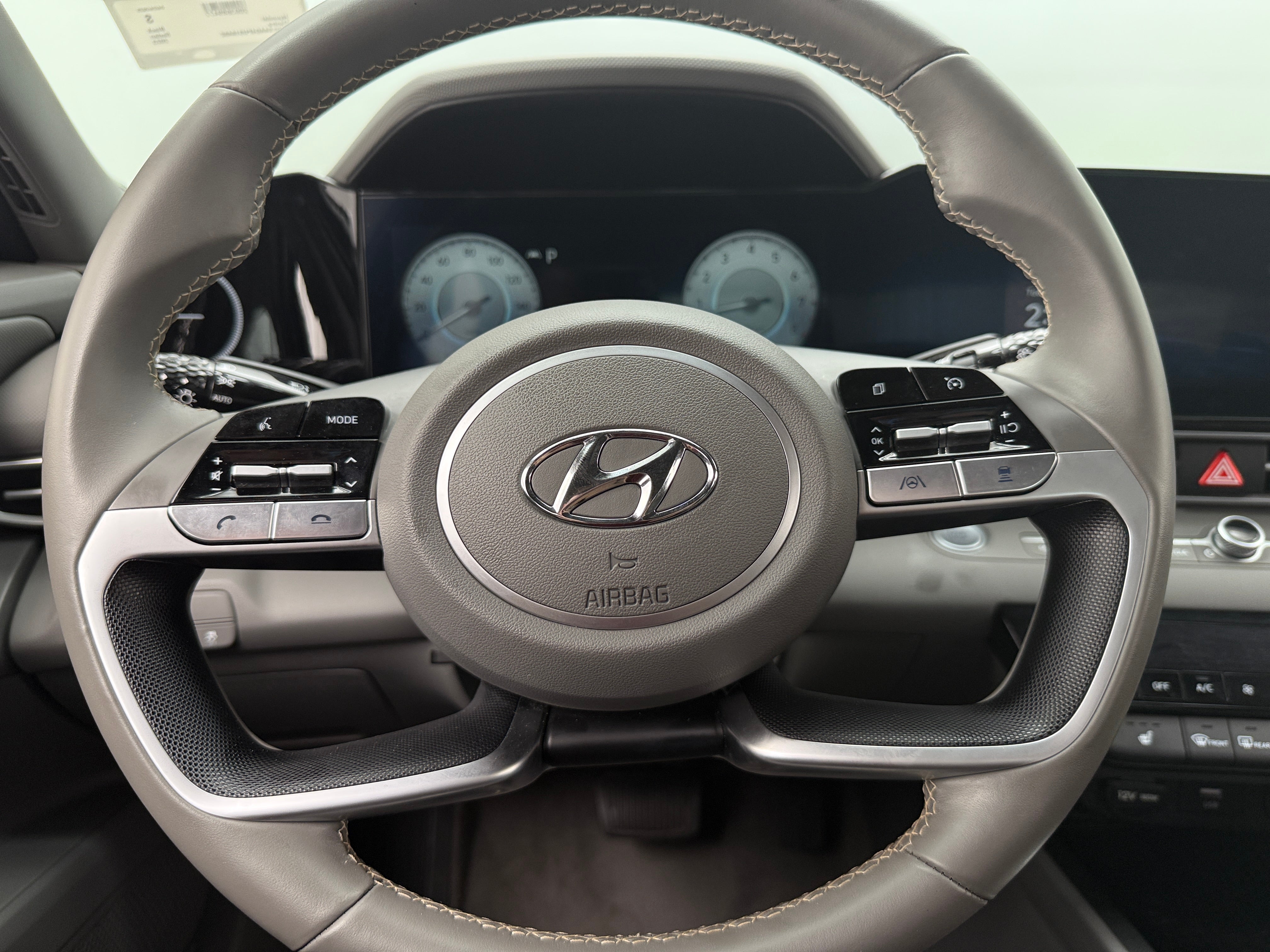 2023 Hyundai Elantra SEL 5
