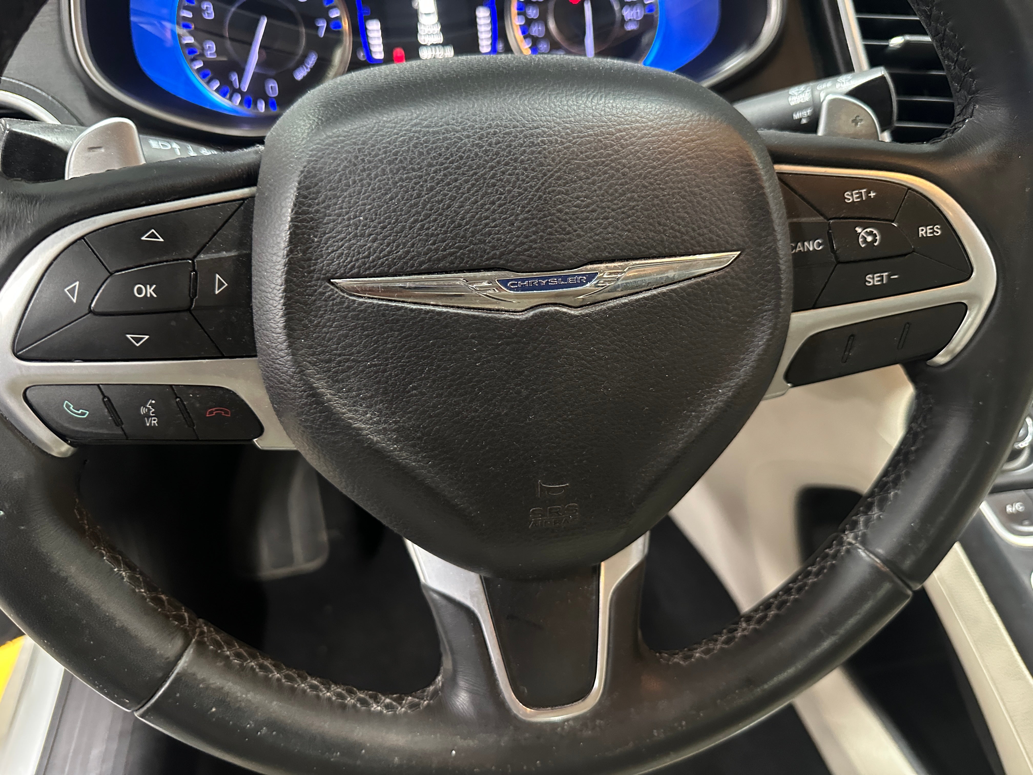 2016 Chrysler 200 Limited 5
