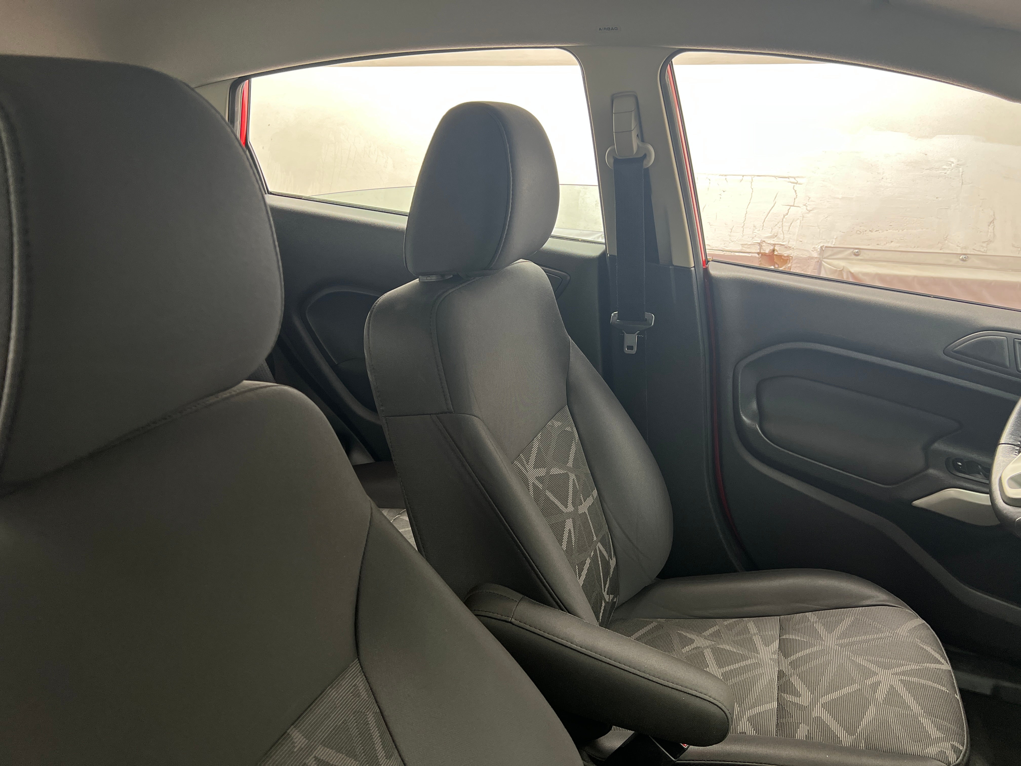 2013 Ford Fiesta SE 2