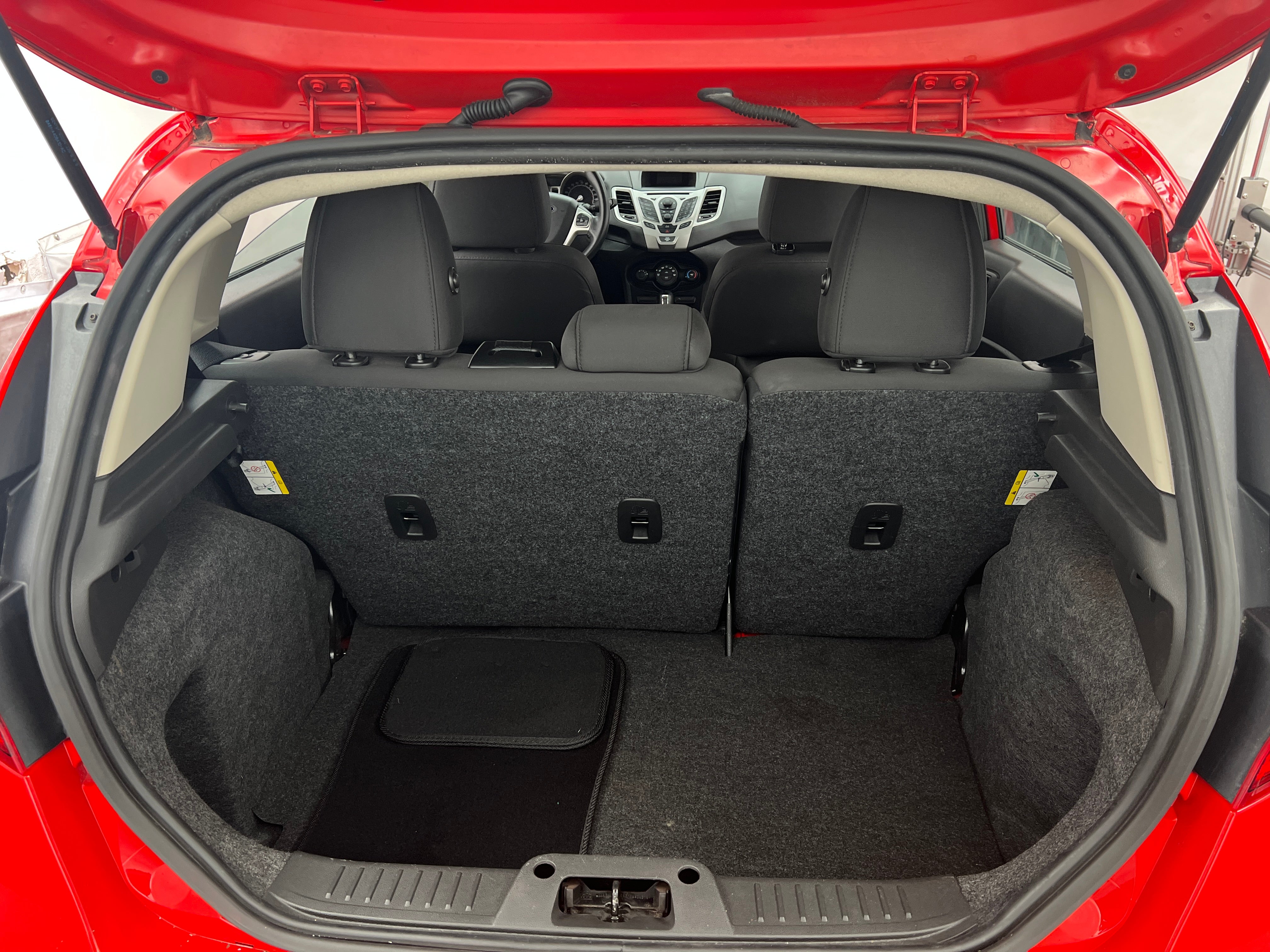 2013 Ford Fiesta SE 7