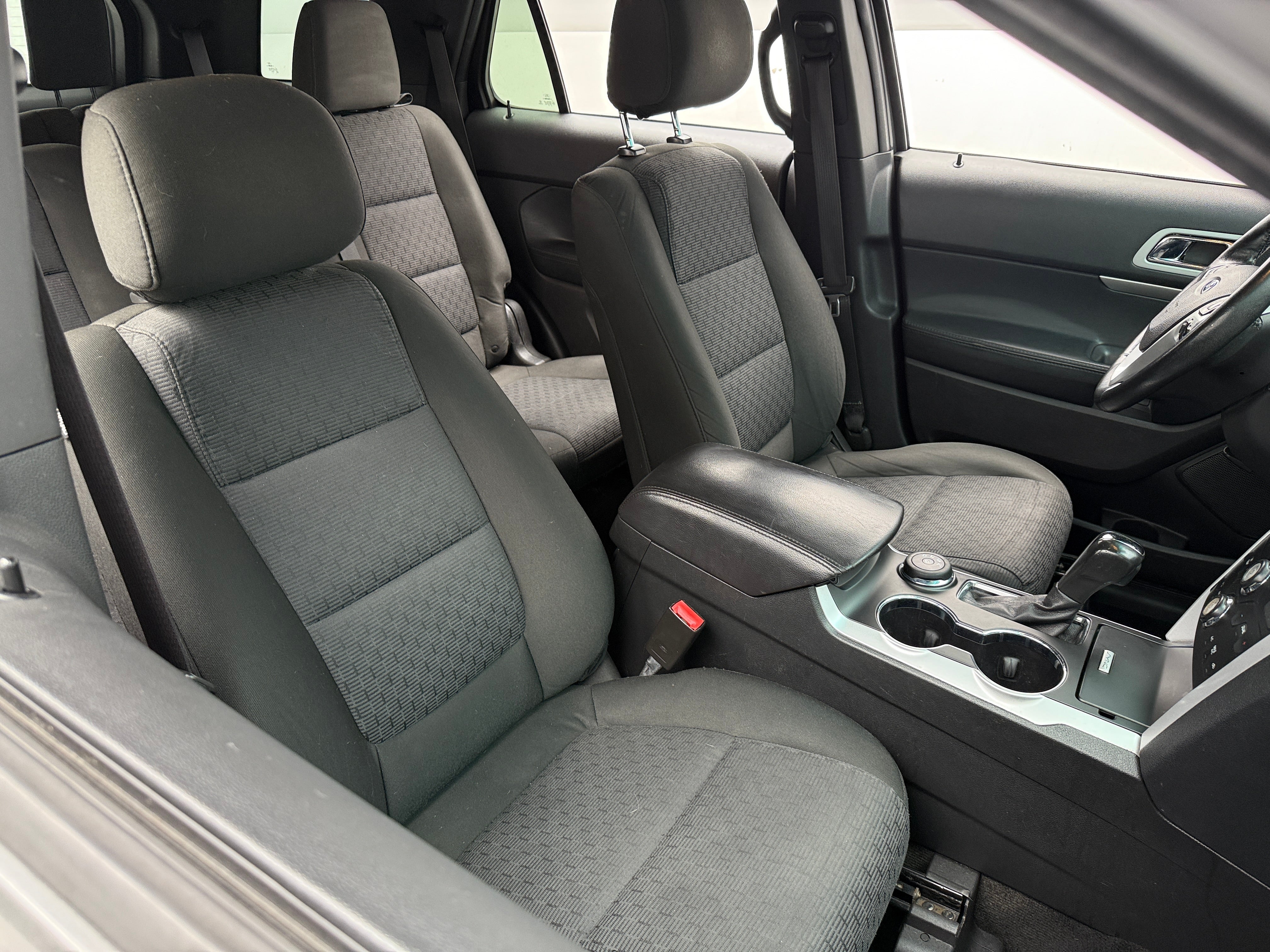 2015 Ford Explorer XLT 2