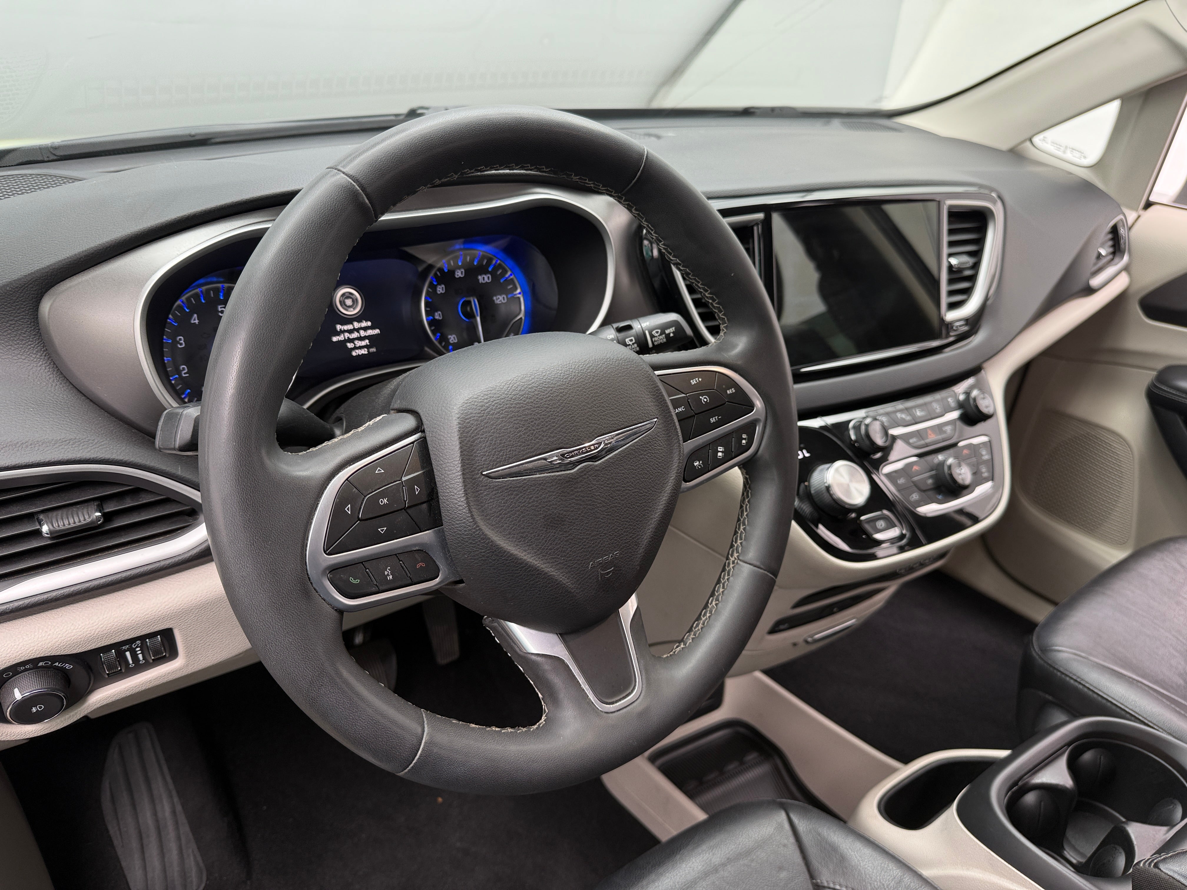 2022 Chrysler Pacifica Touring L 4