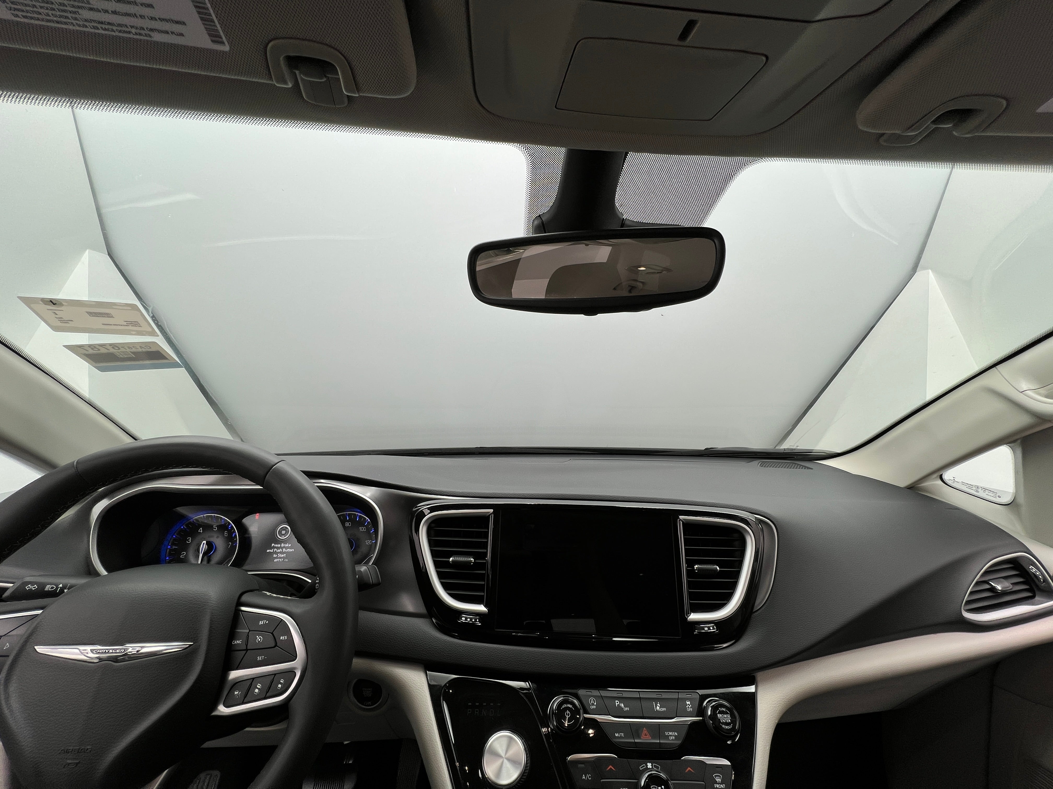 2023 Chrysler Pacifica Touring L 3
