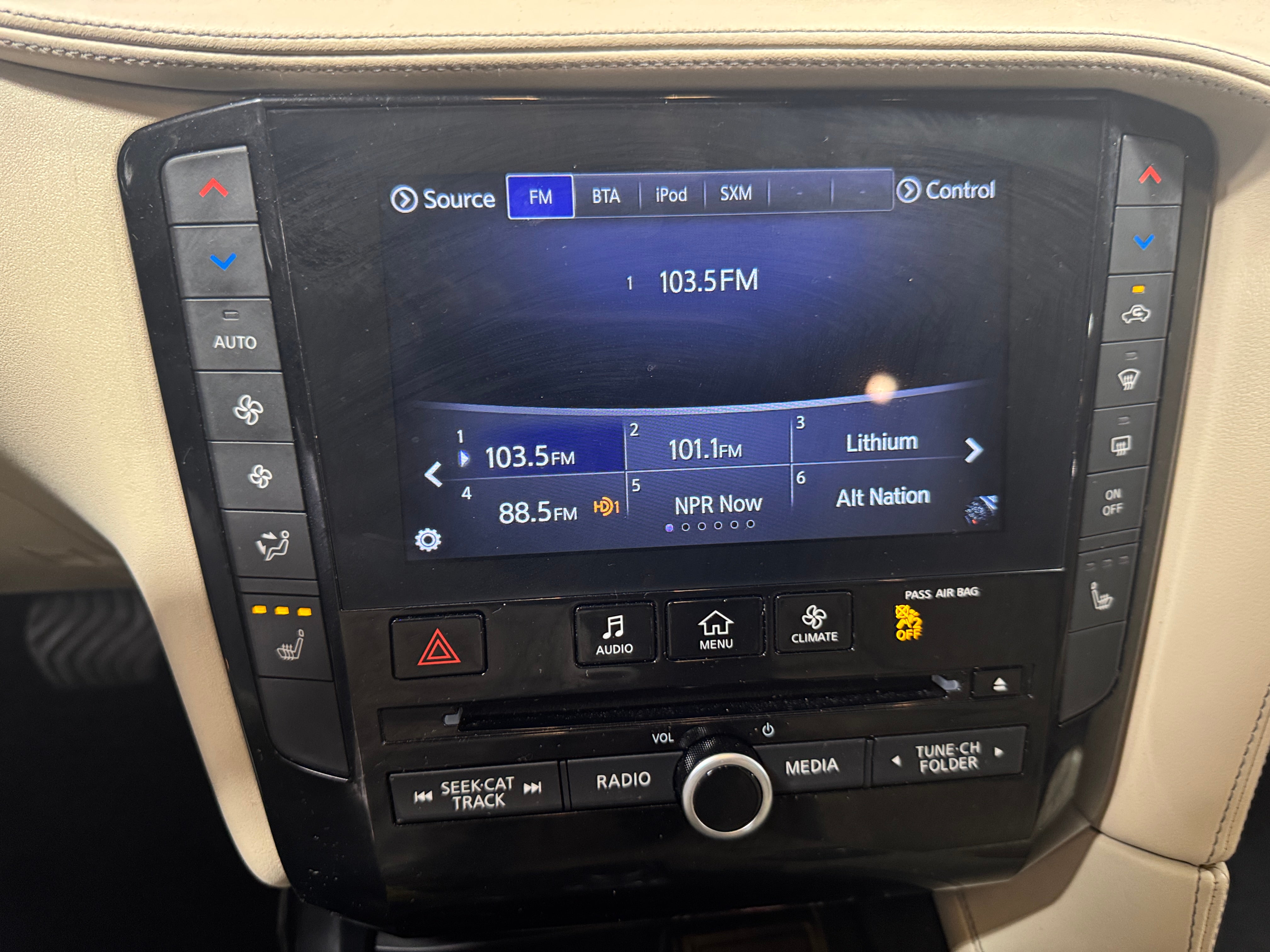 2019 INFINITI QX50 Essential 3