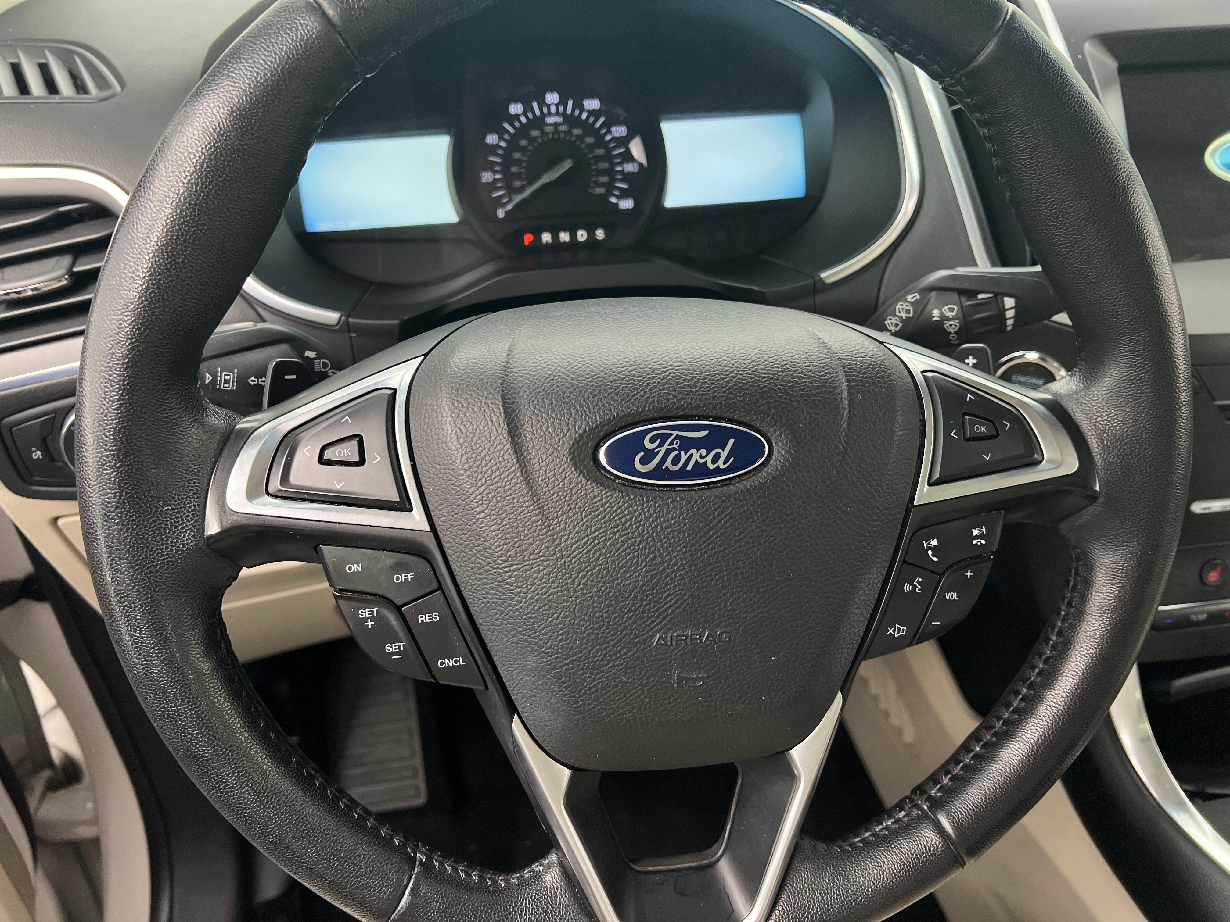 2017 Ford Edge Titanium 4