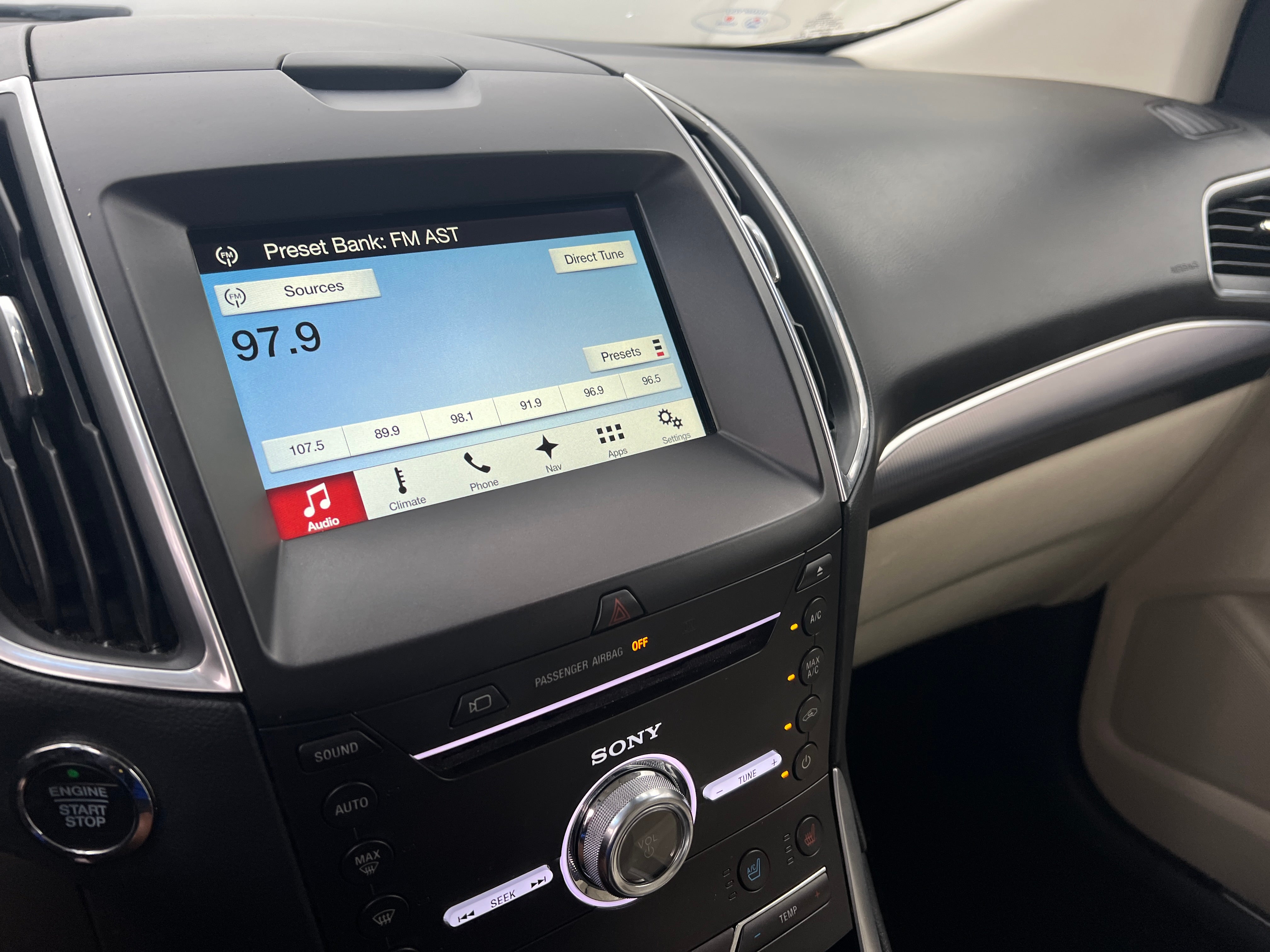2017 Ford Edge Titanium 3