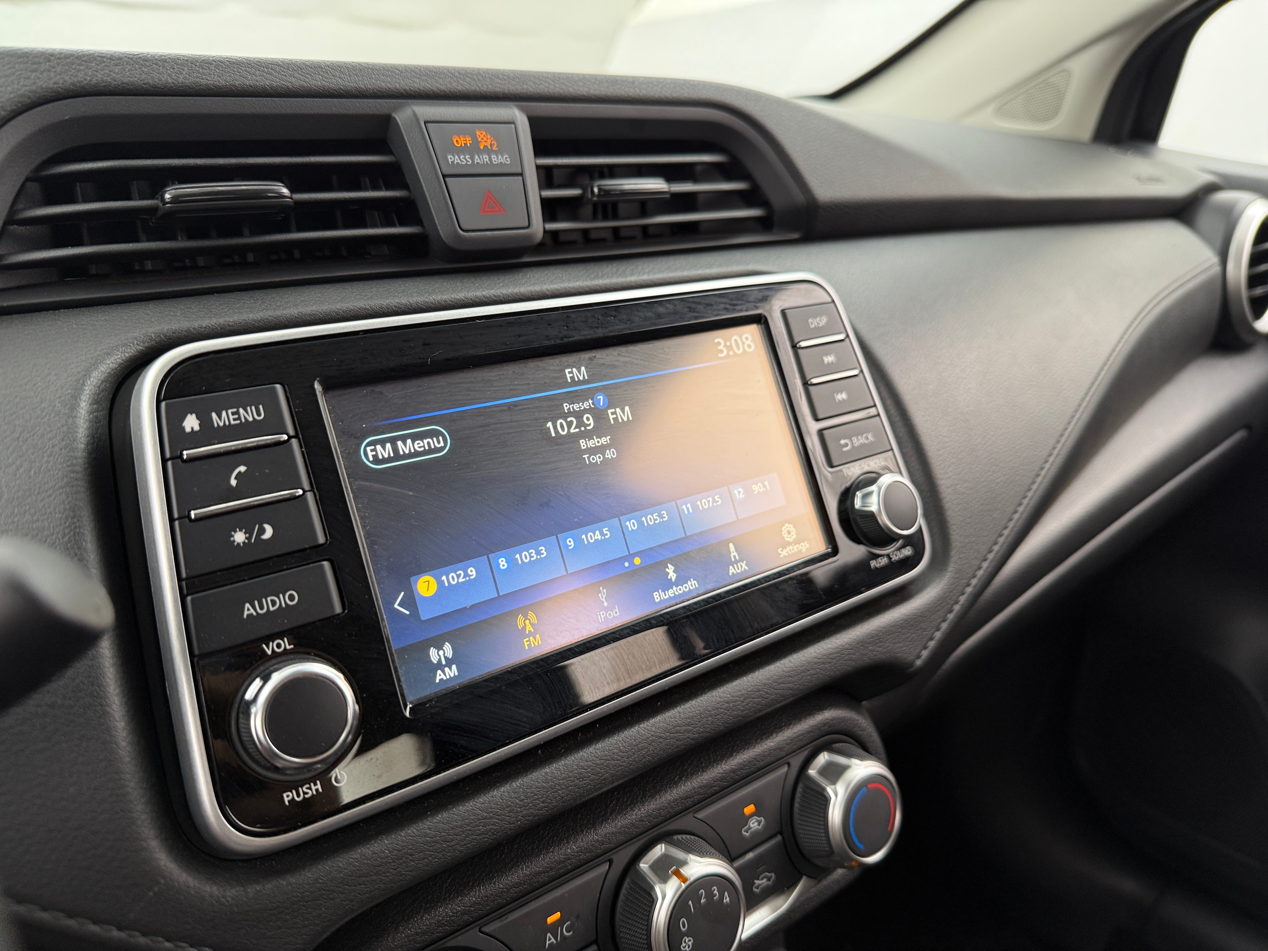 2024 Nissan Versa S 4