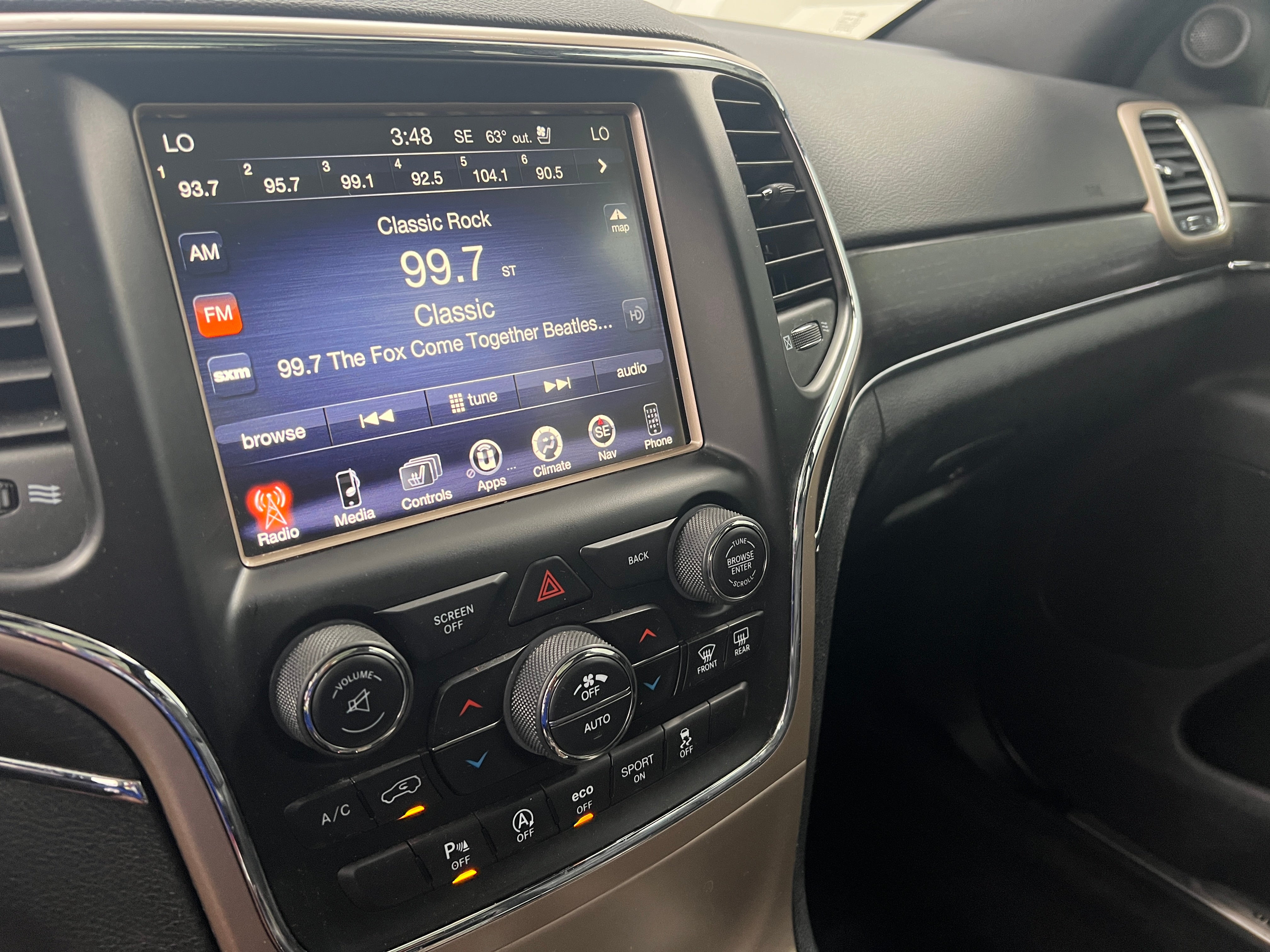 2017 Jeep Grand Cherokee Limited Edition 3