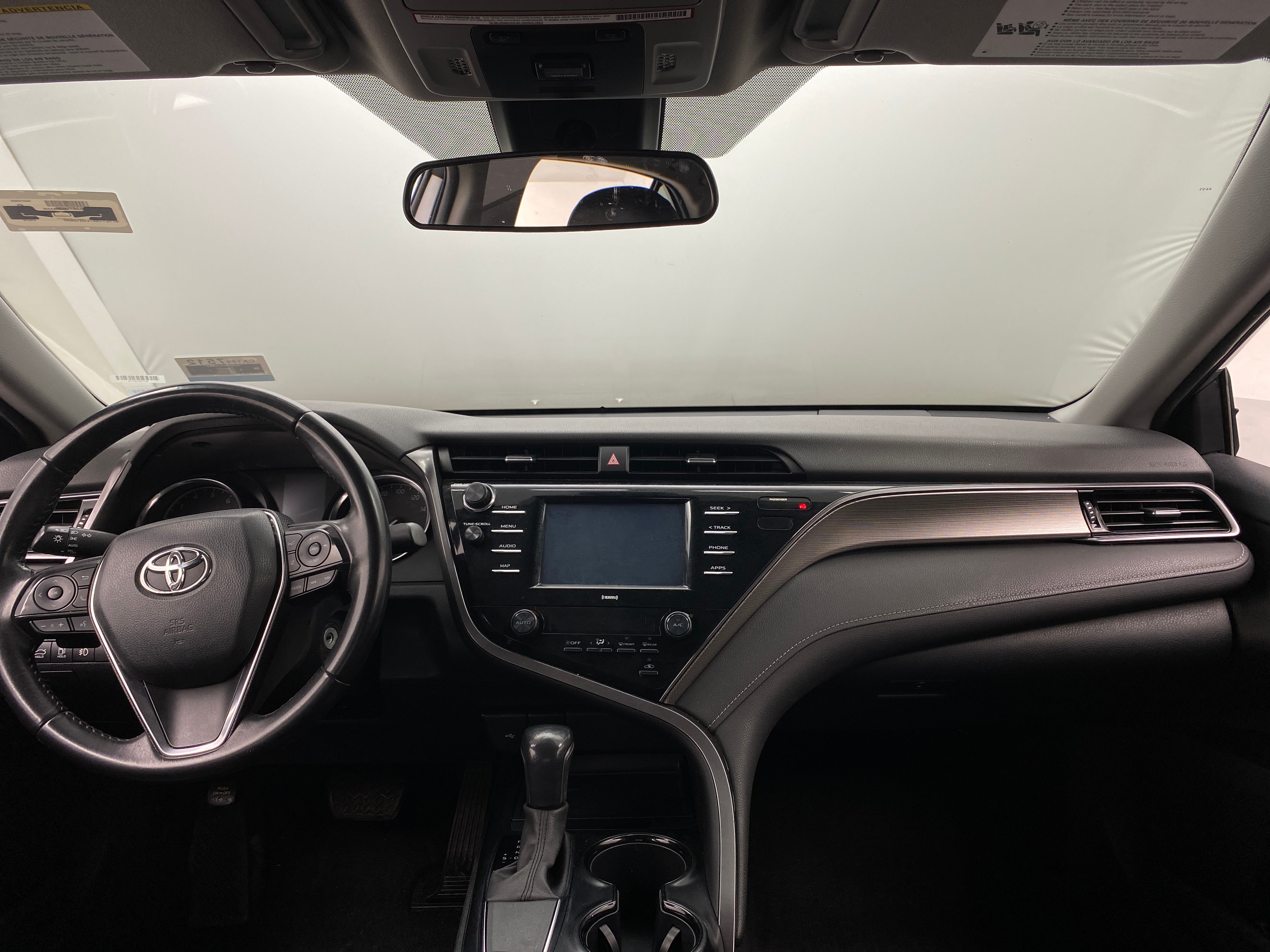 2020 Toyota Camry SE 2