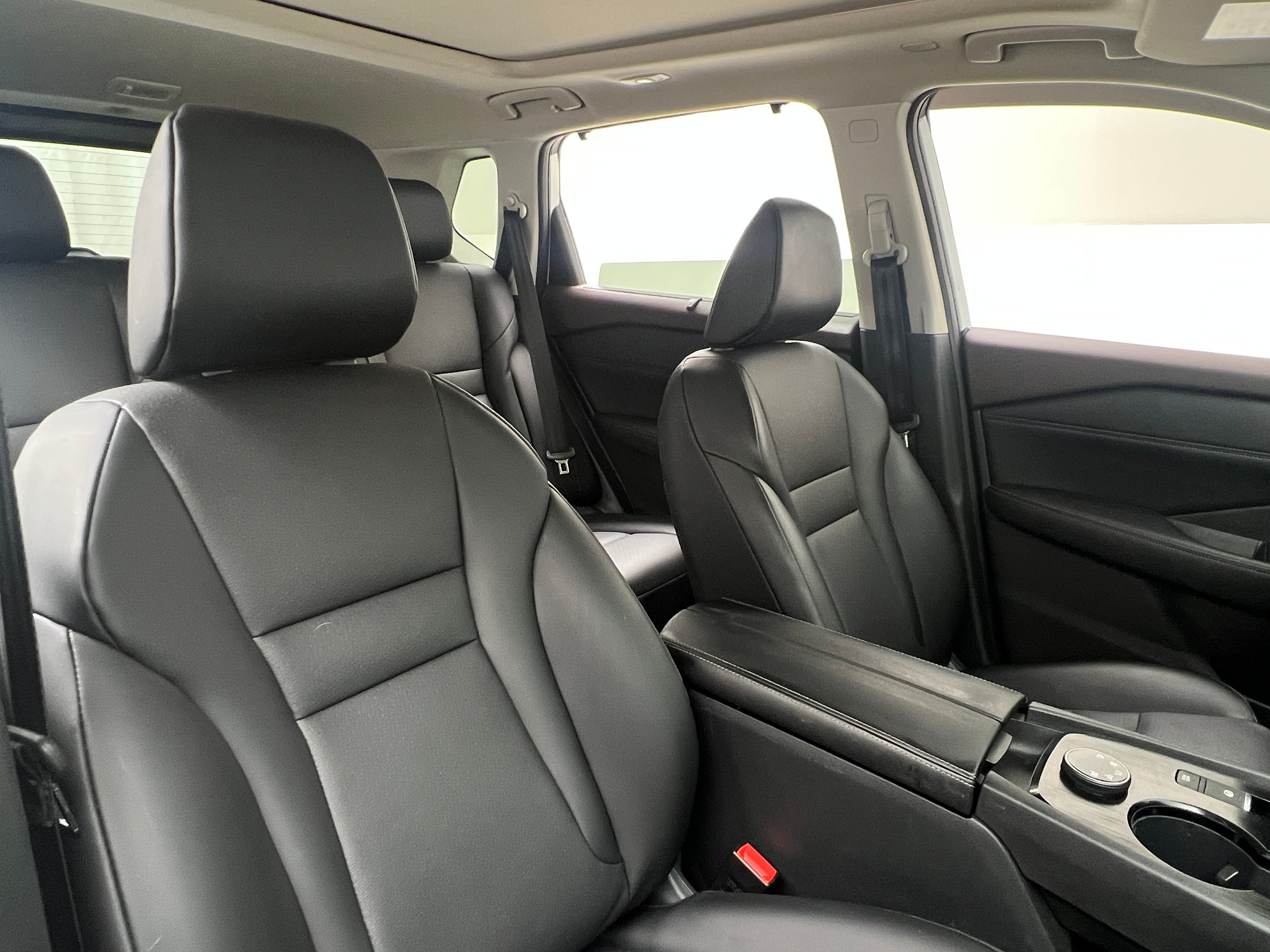 2023 Nissan Rogue SV 2