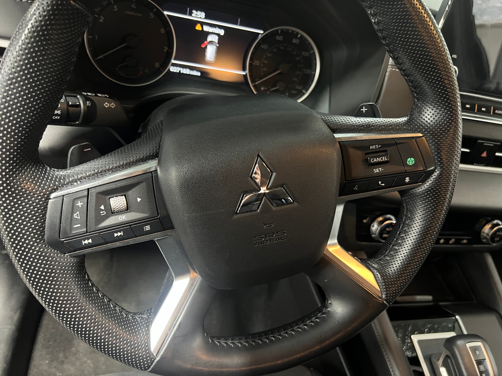 Thumbnail: 2022 Mitsubishi Outlander - 4