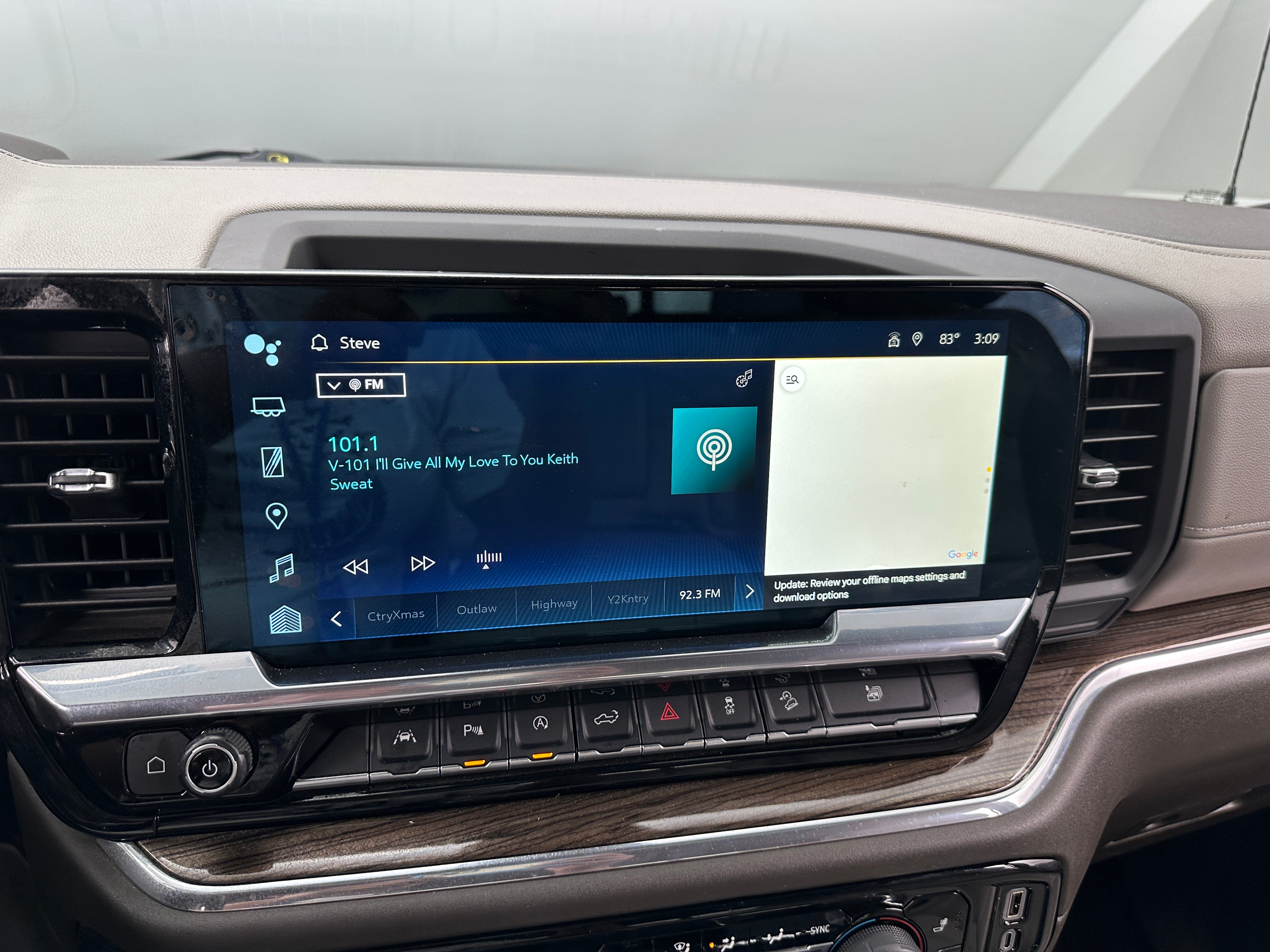 2023 Chevrolet Silverado 1500 RST 3