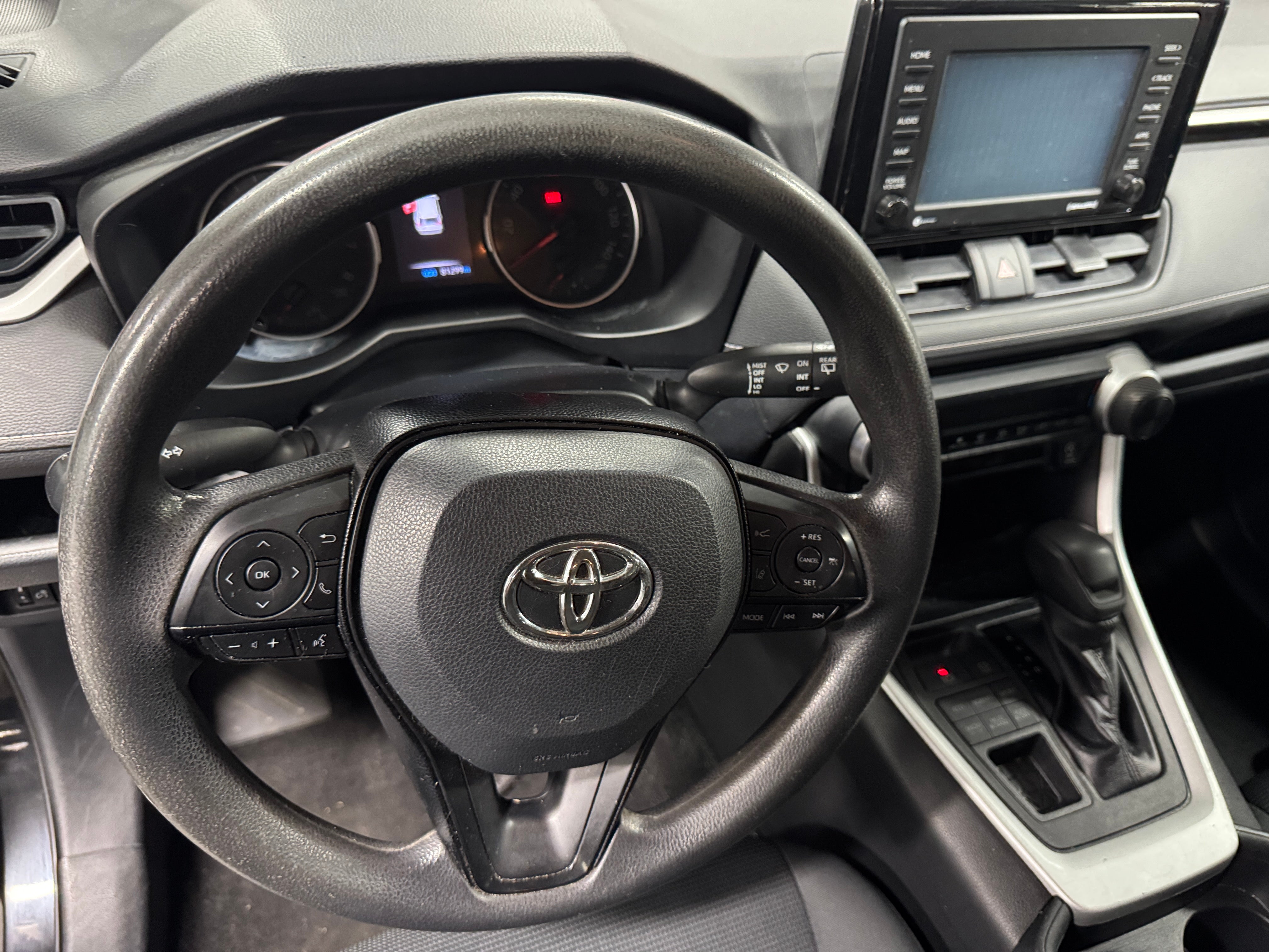 2020 Toyota RAV4 LE 5