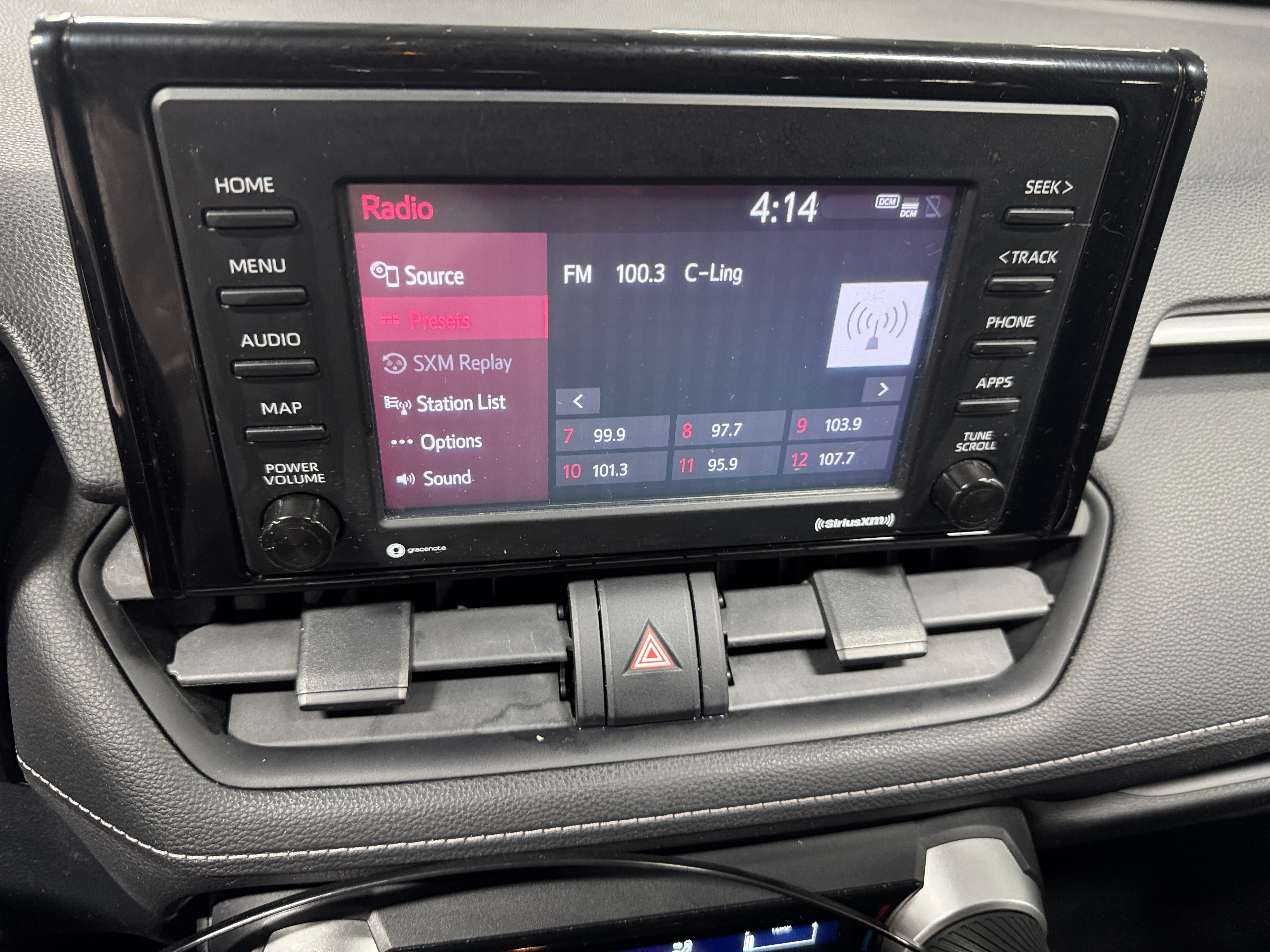 2020 Toyota RAV4 LE 4