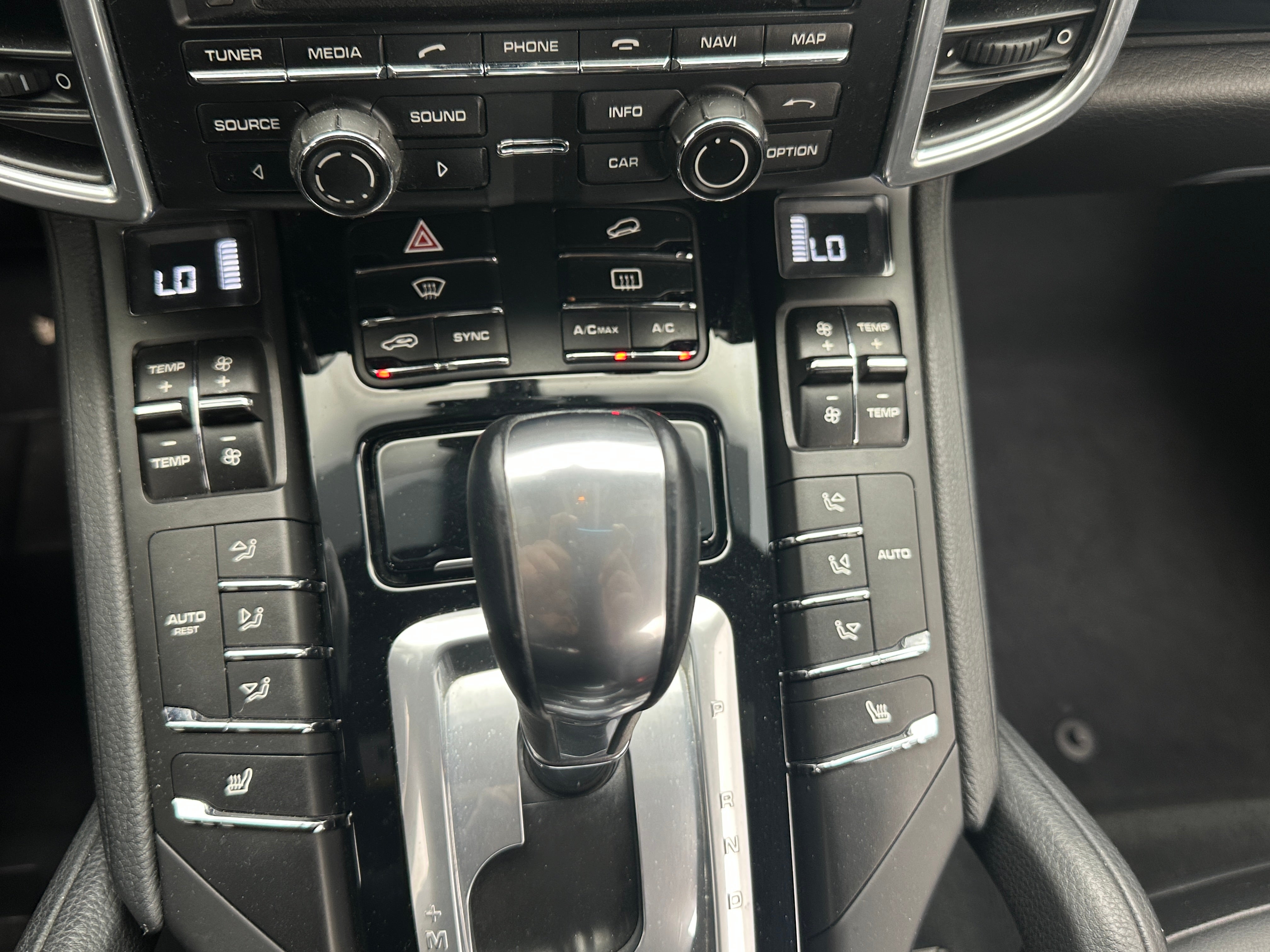 2014 Porsche Cayenne Platinum Edition 3