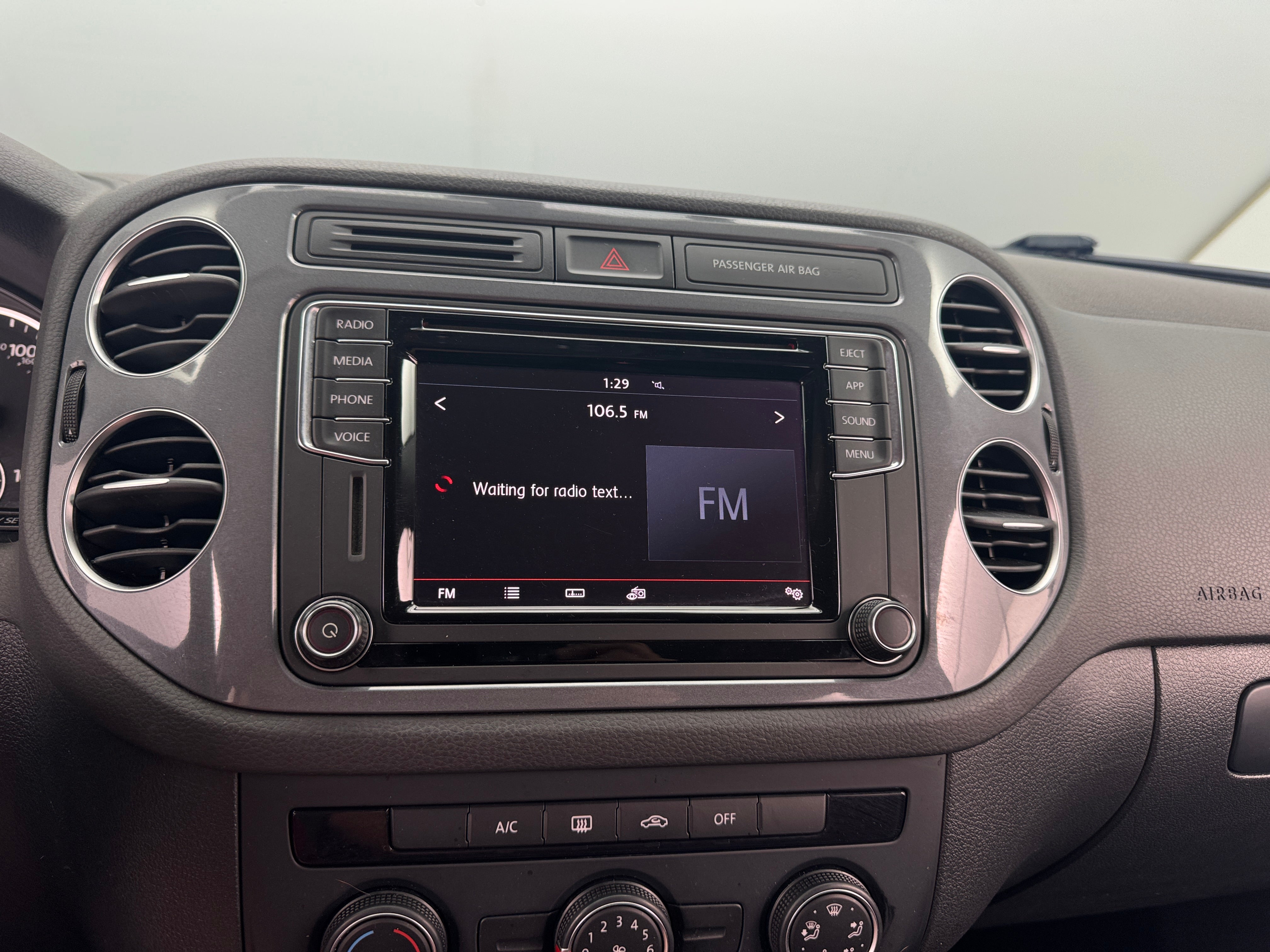 2017 Volkswagen Tiguan Limited 4