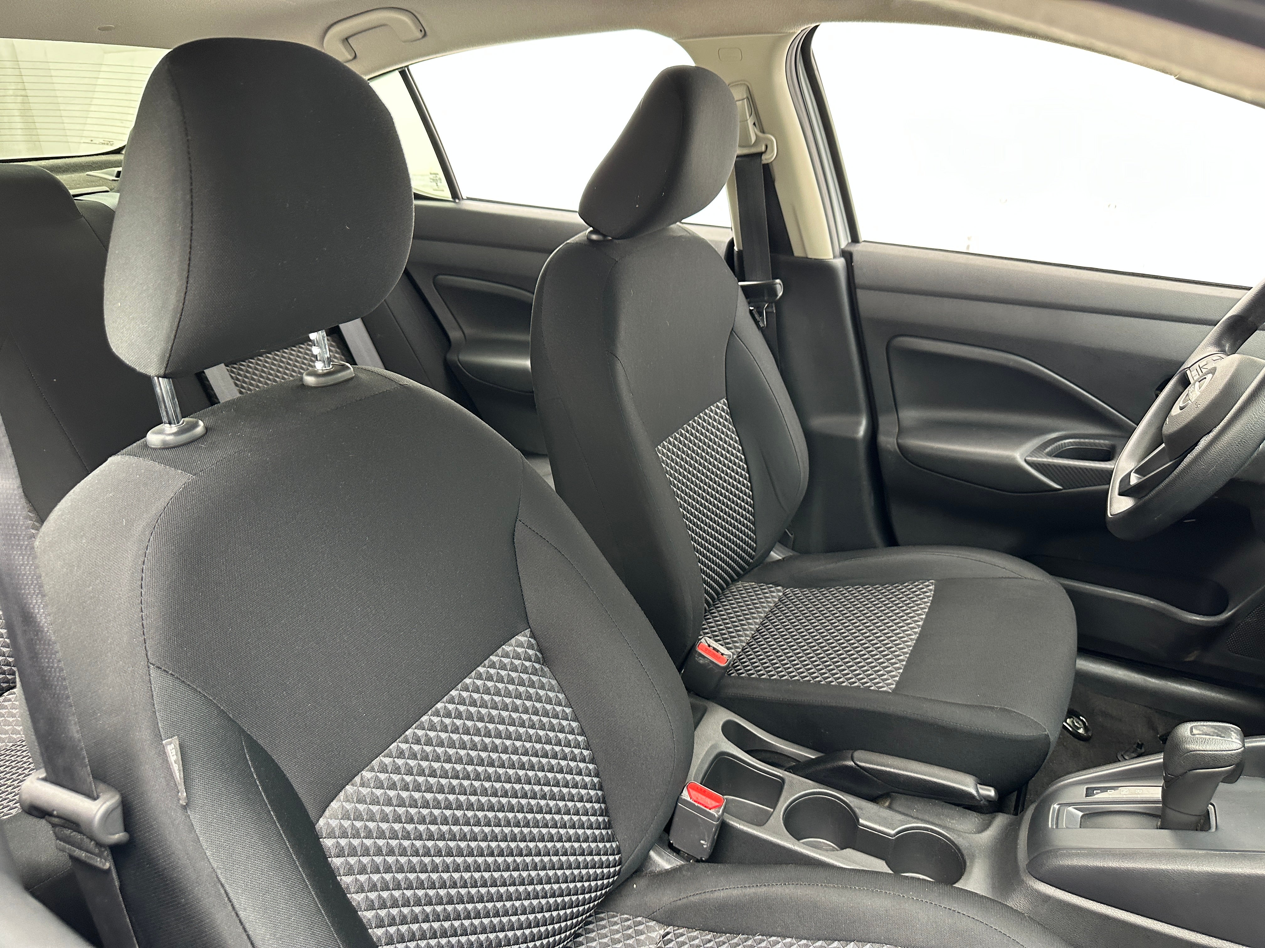 2023 Nissan Versa S 2