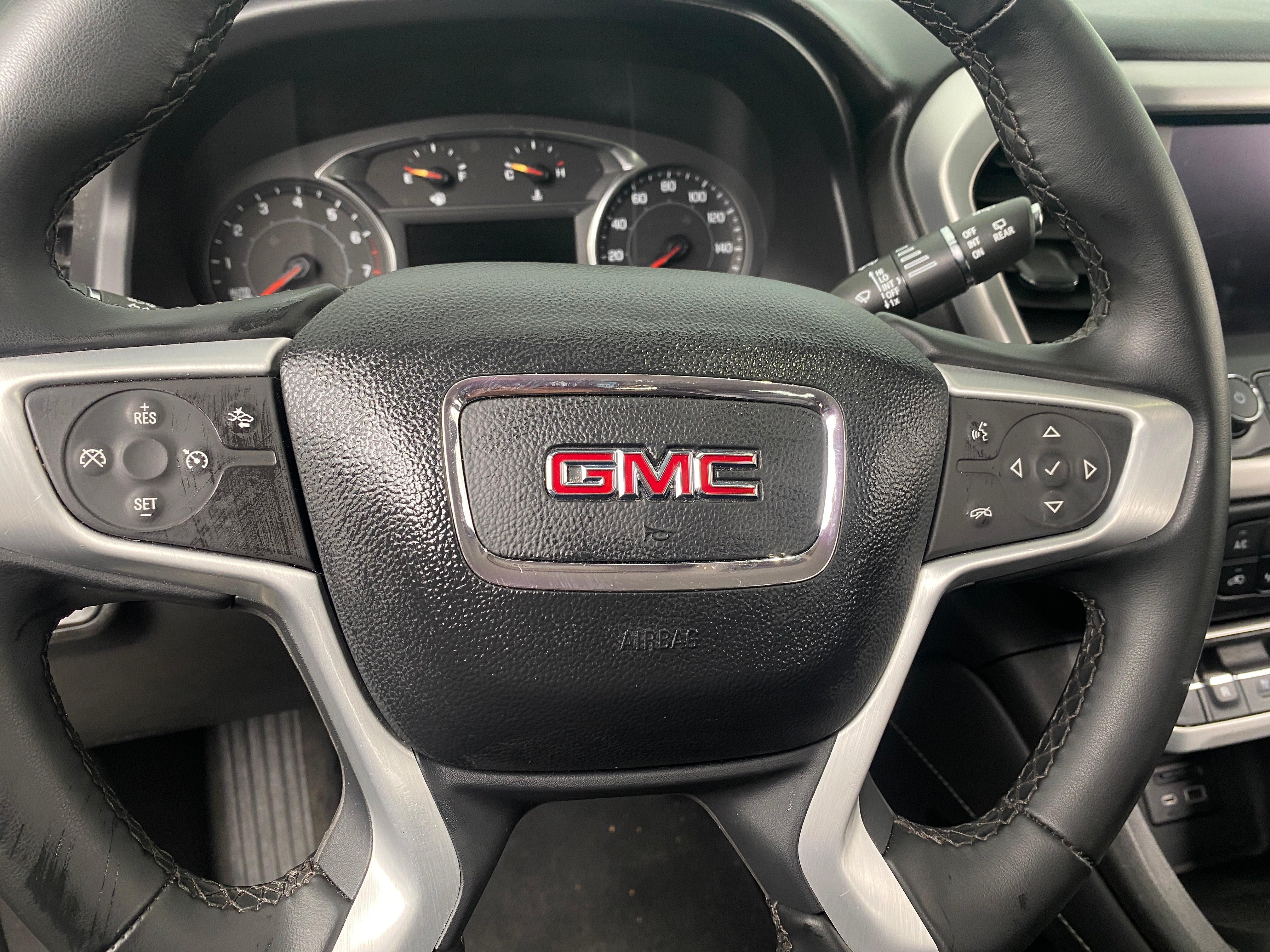 2023 GMC Acadia SLT 4
