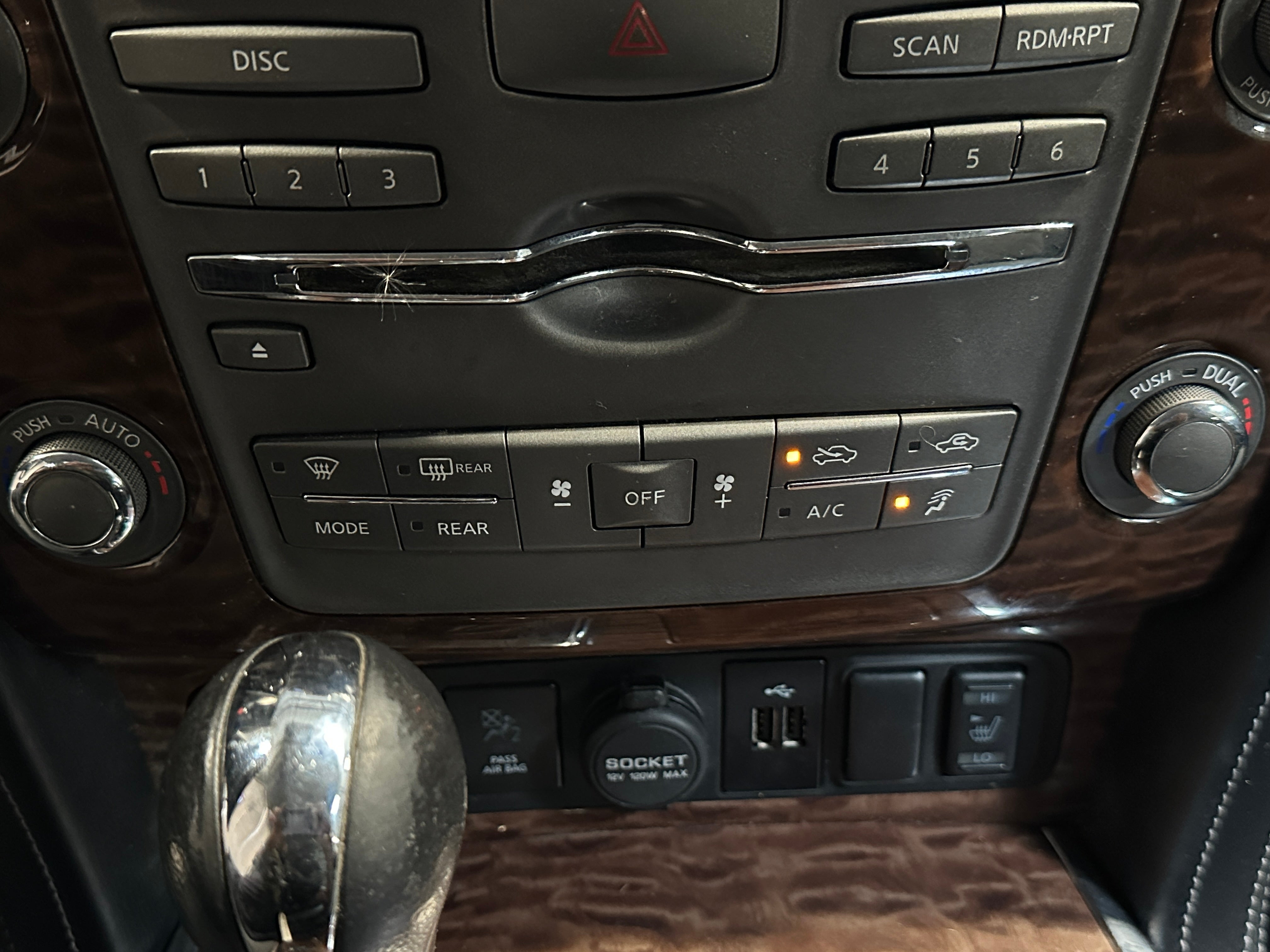 2020 Nissan Armada SV 4