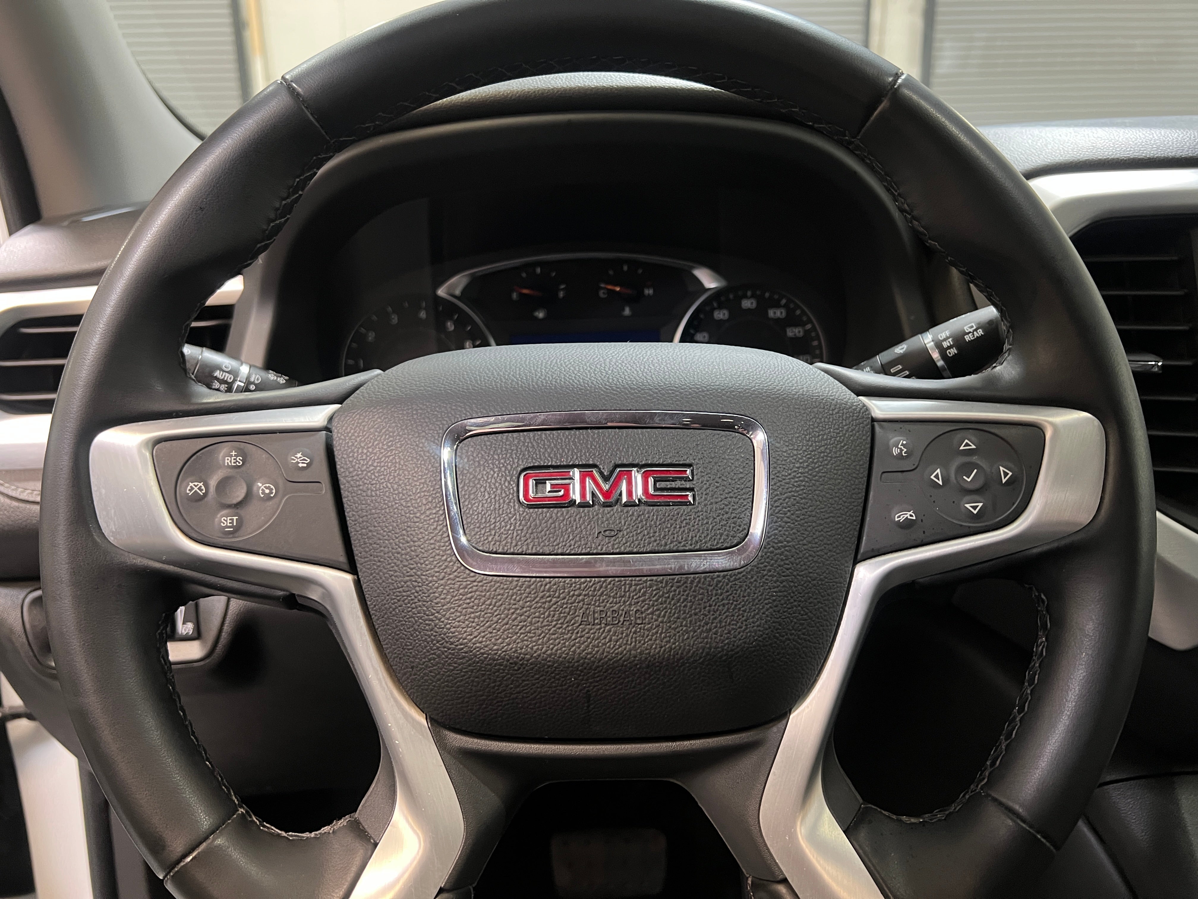 2023 GMC Acadia SLT 4