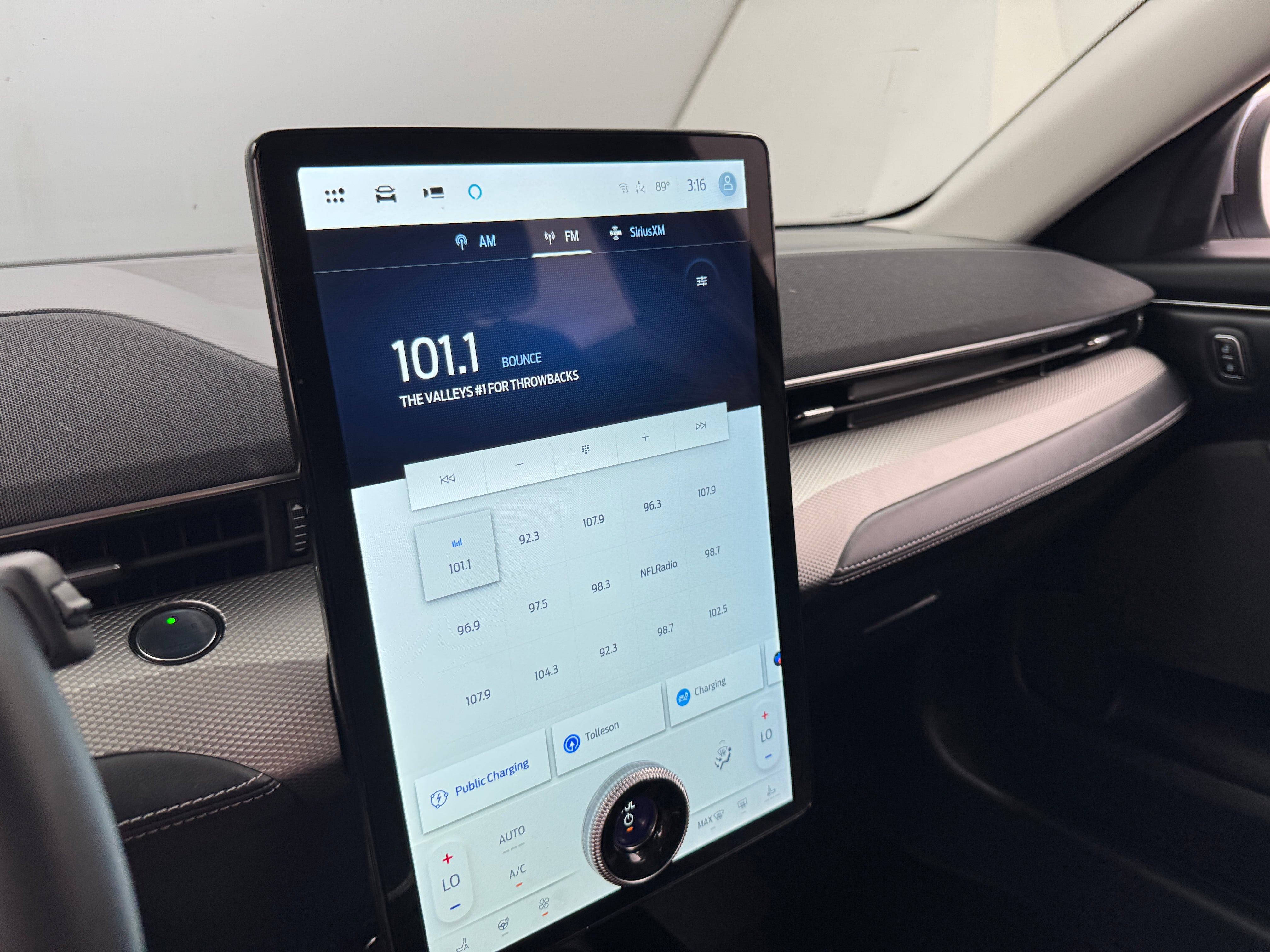 2022 Ford Mustang Mach-E Select 3