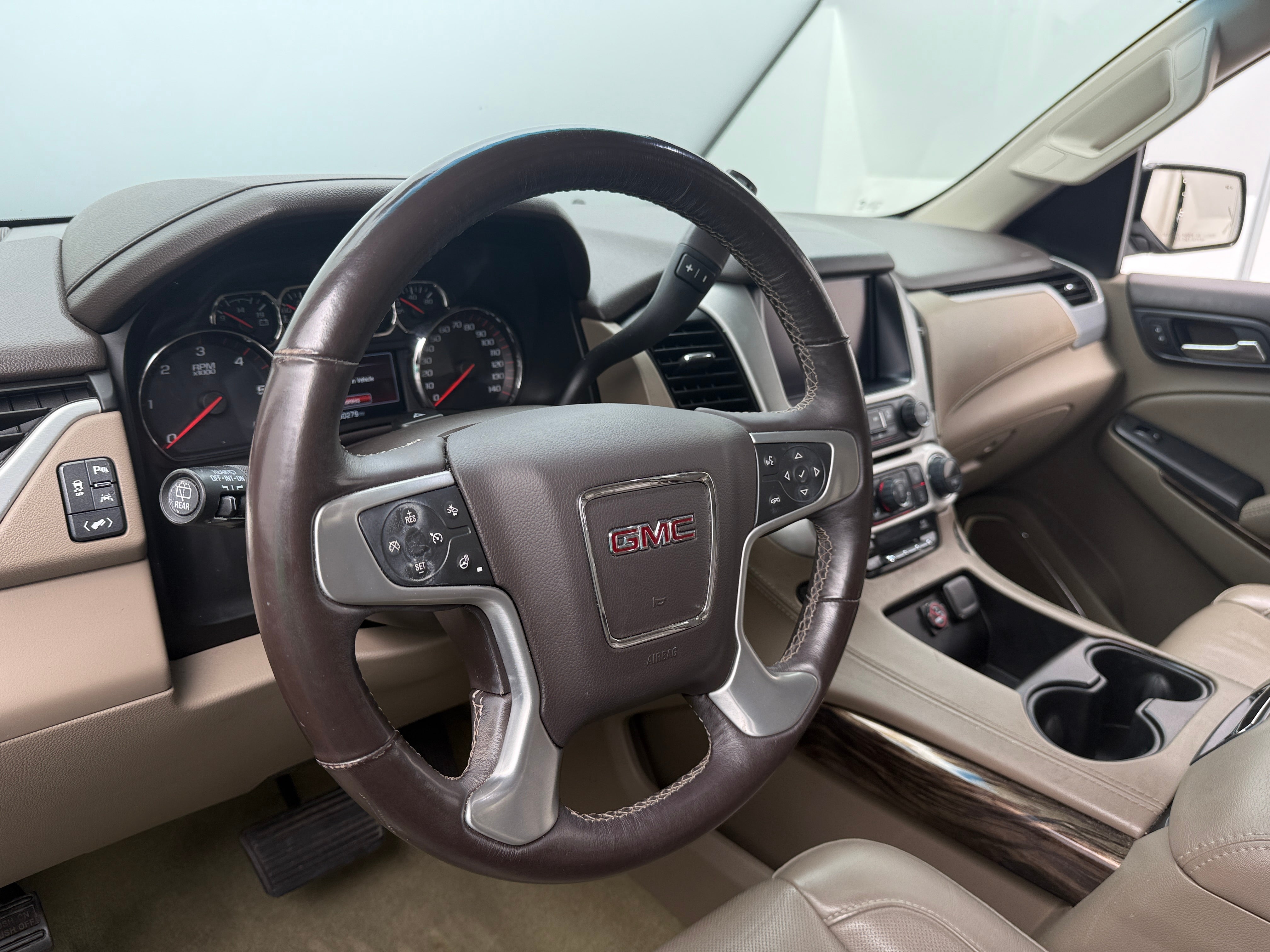 2016 GMC Yukon XL SLT 4