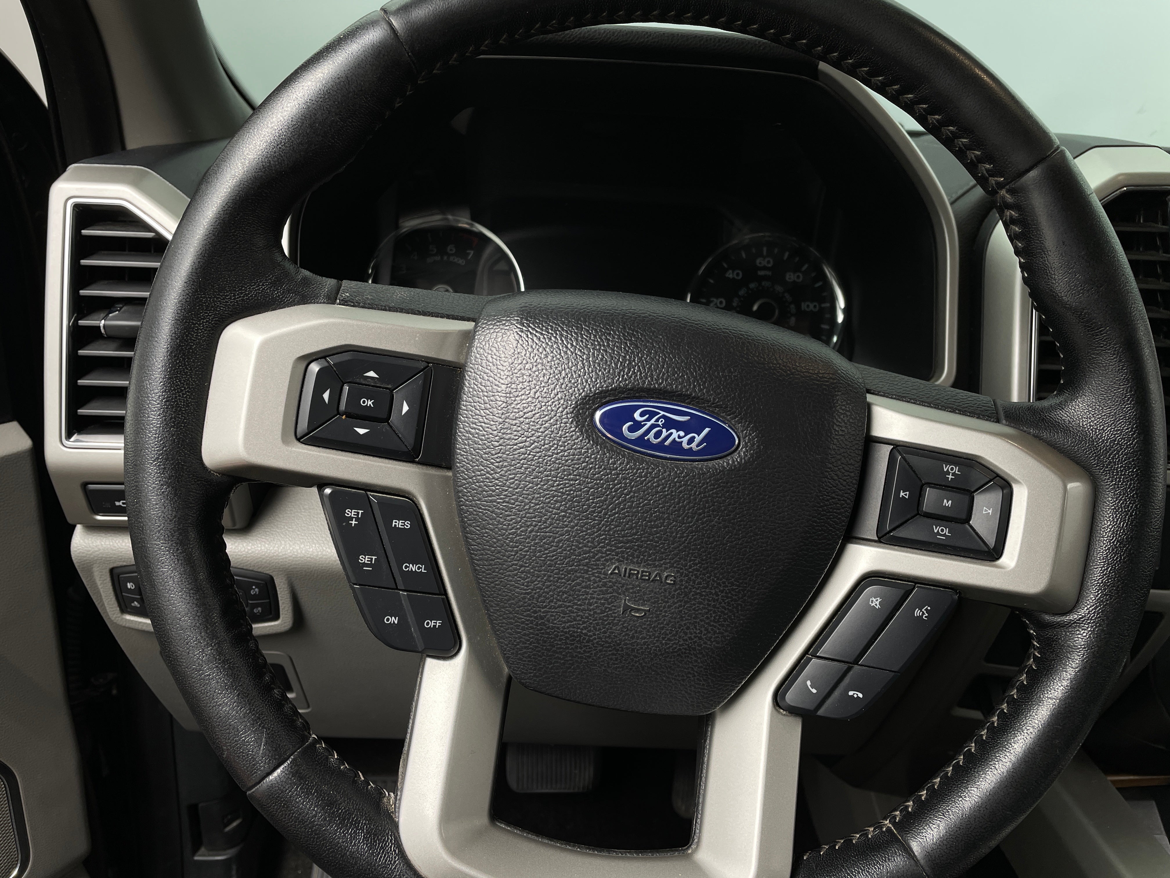 2019 Ford Econoline E-150 4
