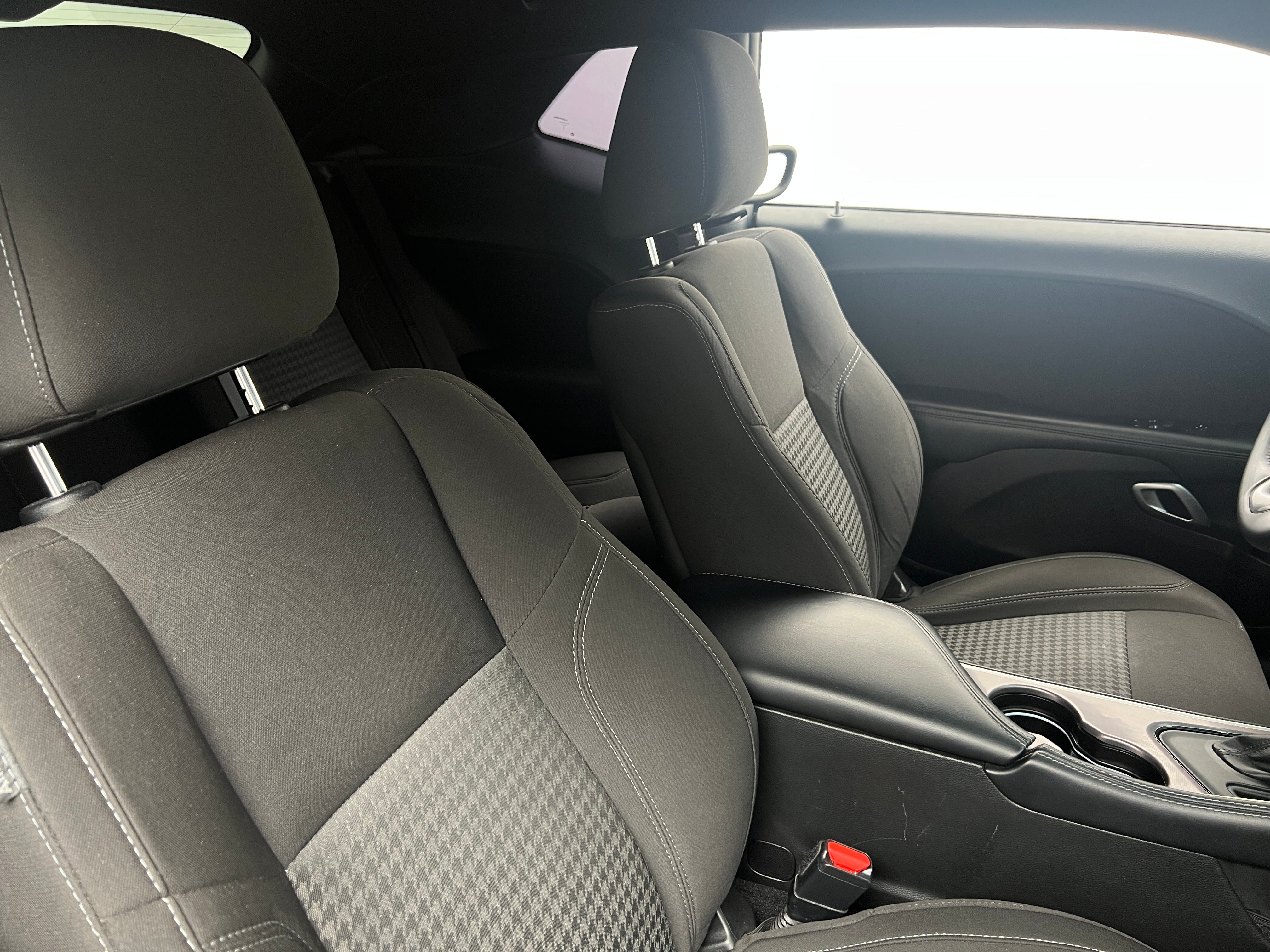 2022 Dodge Challenger SXT 2