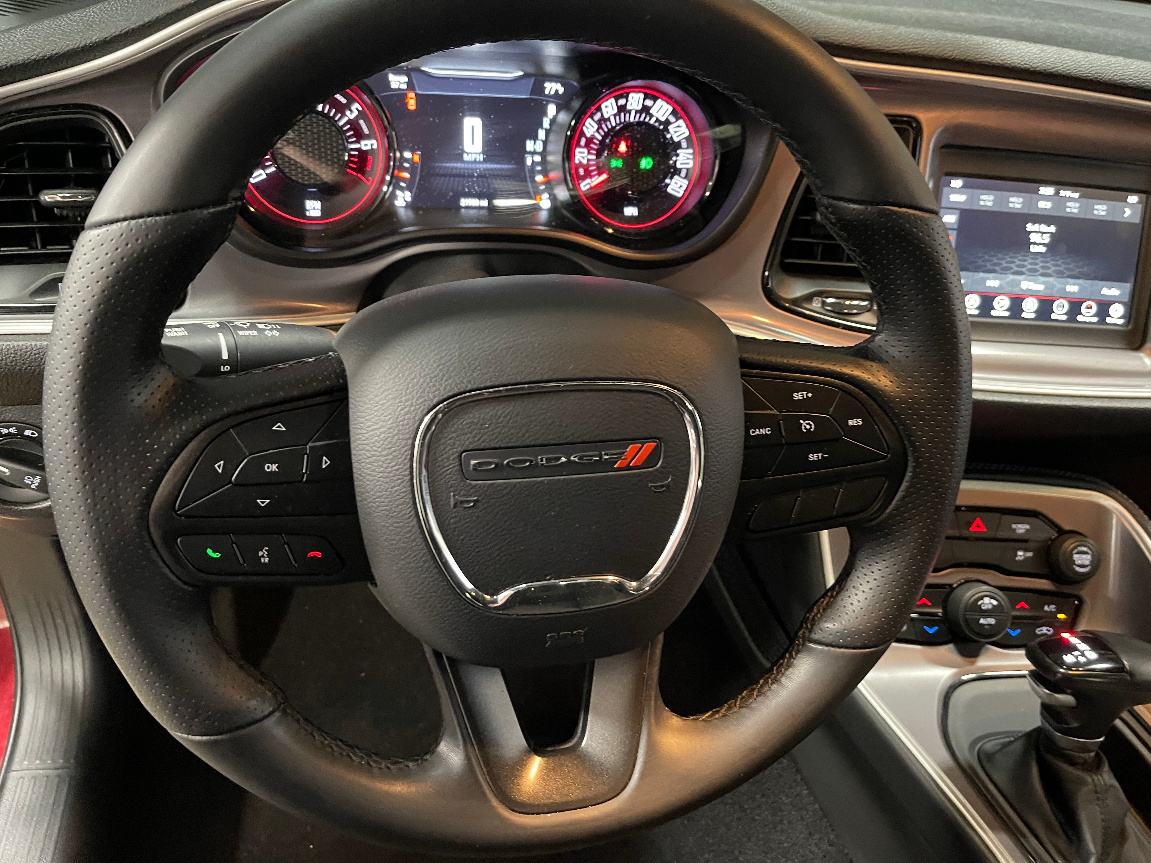 2022 Dodge Challenger SXT 4
