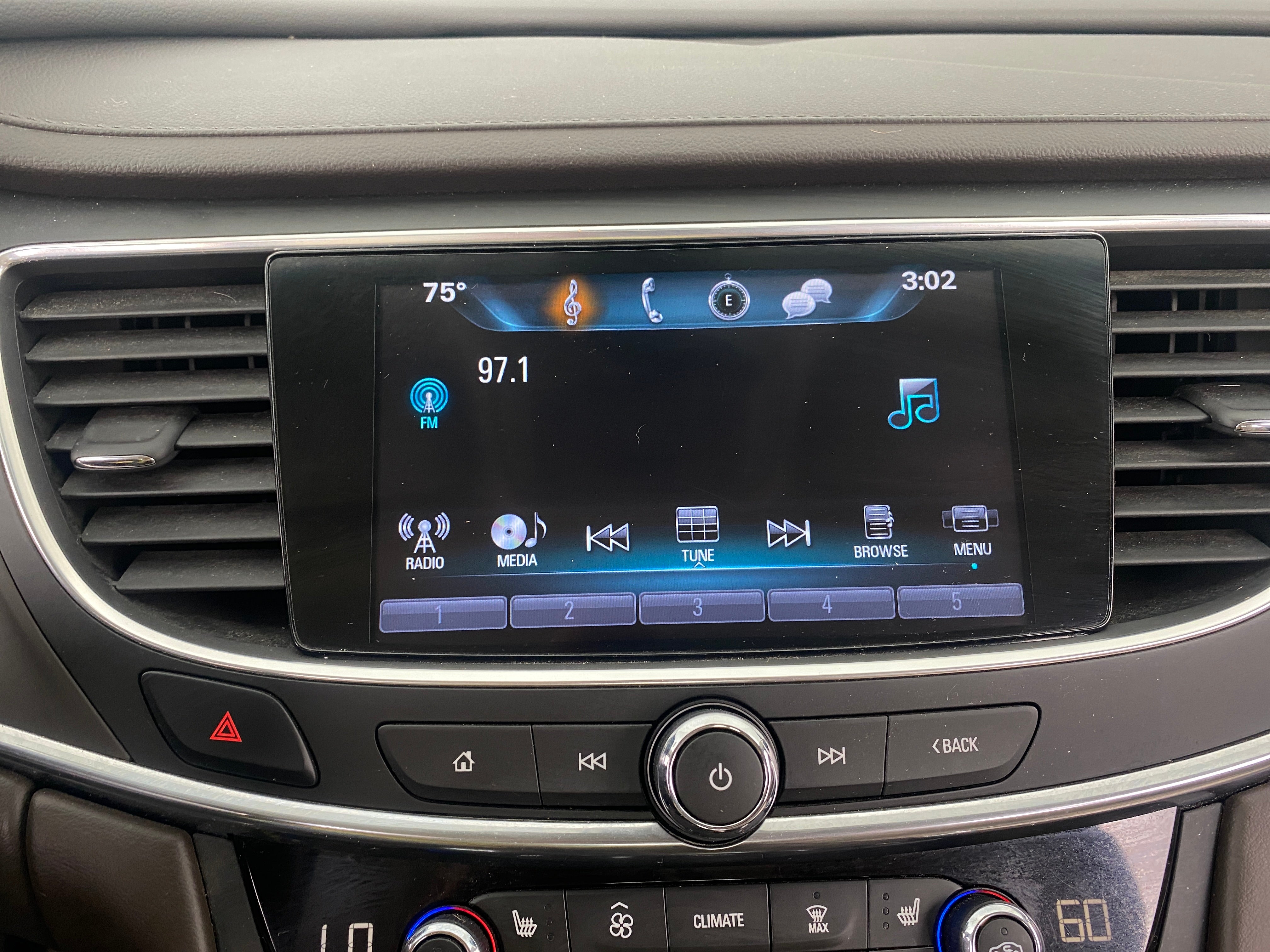 2017 Buick LaCrosse Essence 3