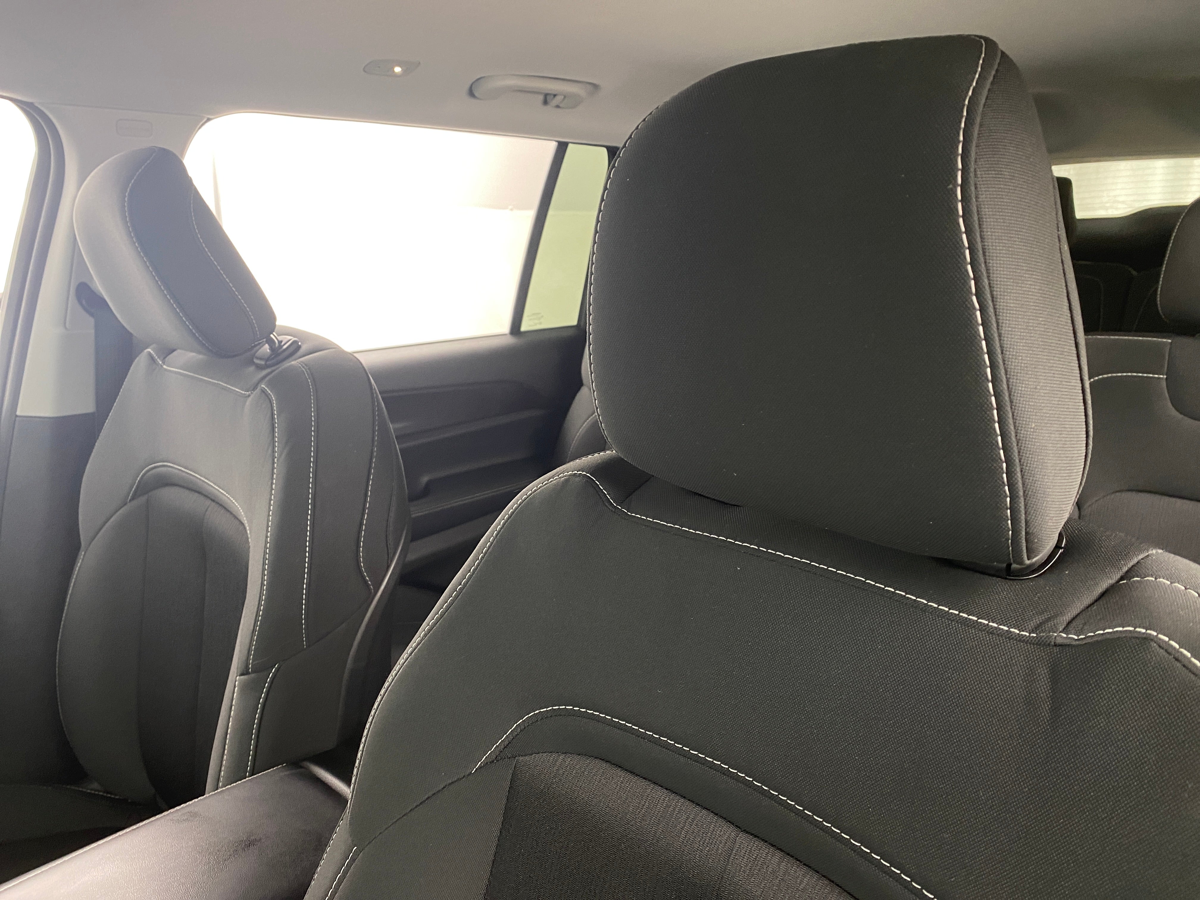 2022 Jeep Grand Cherokee L Laredo 2