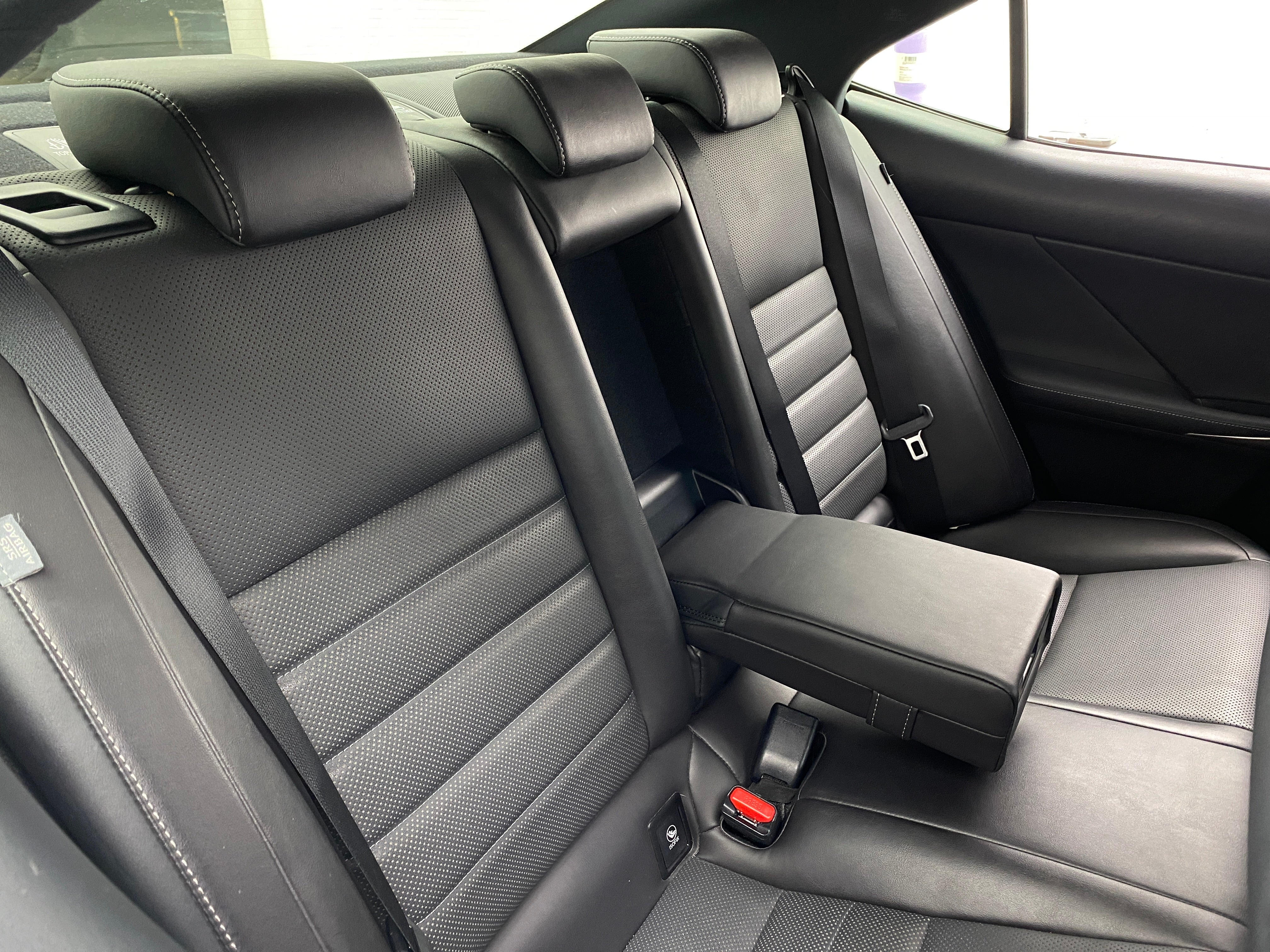 2016 Lexus IS 200t 5