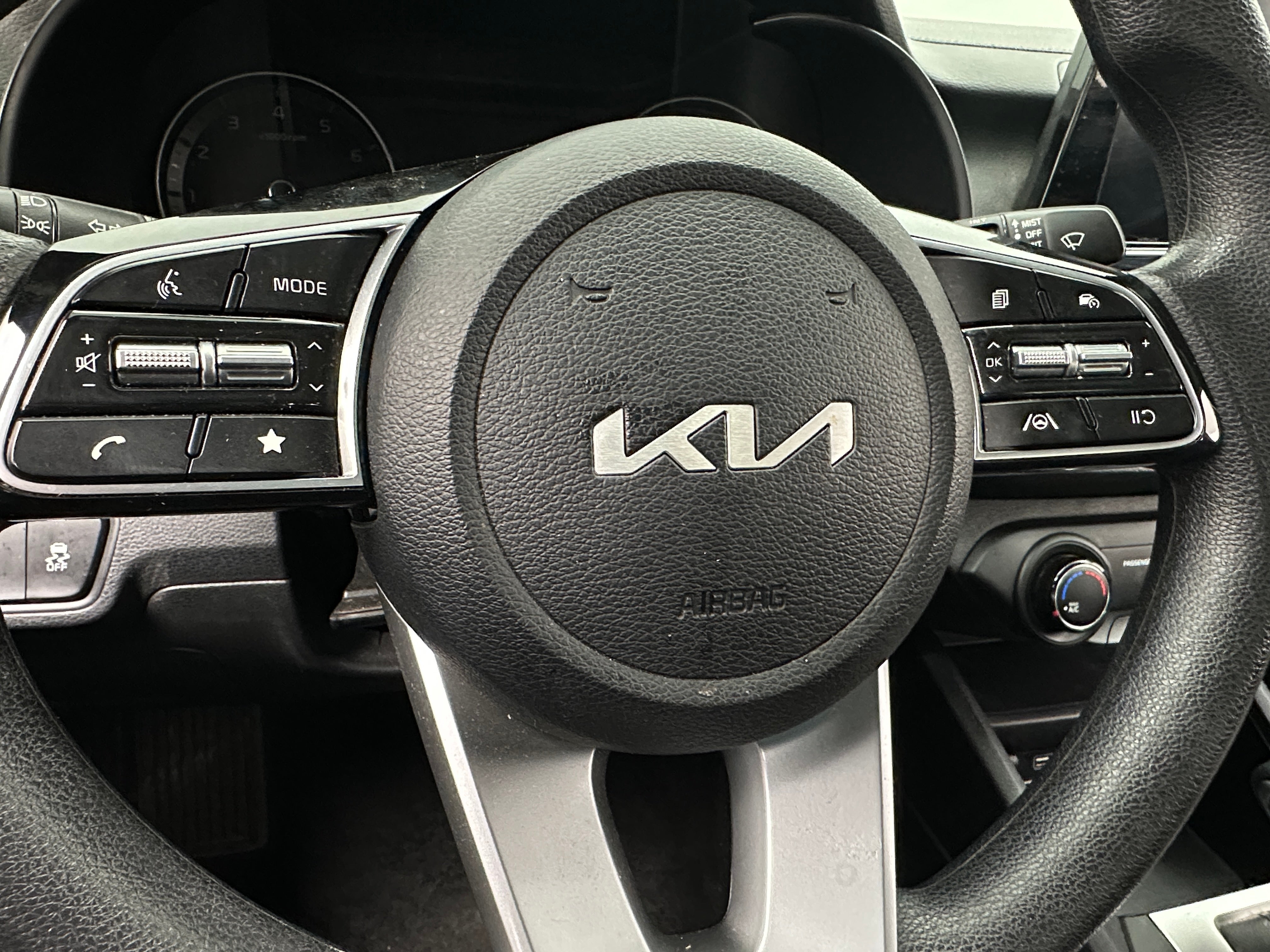 2024 Kia Forte LXS 5