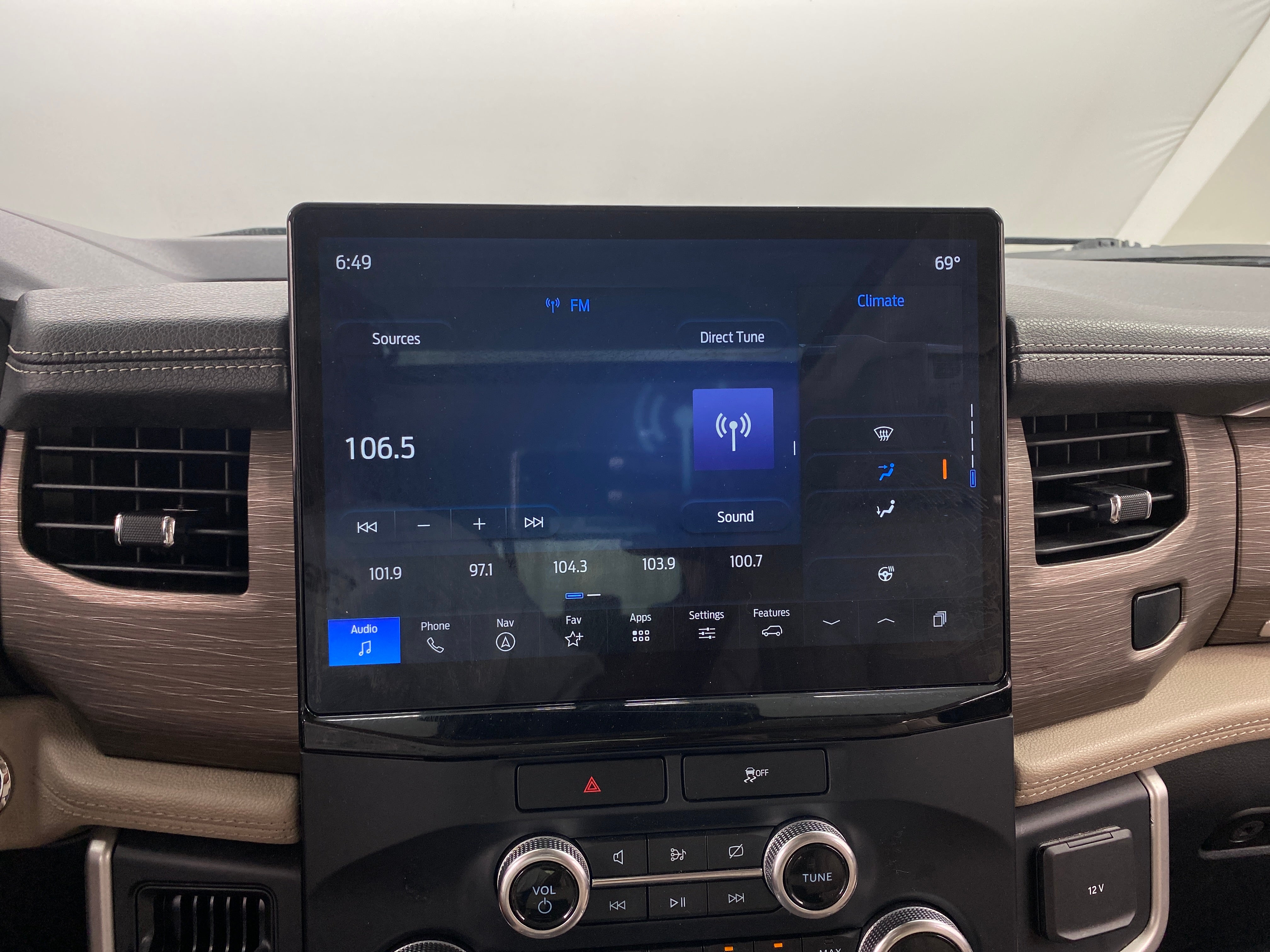 2023 Ford Expedition Limited 3