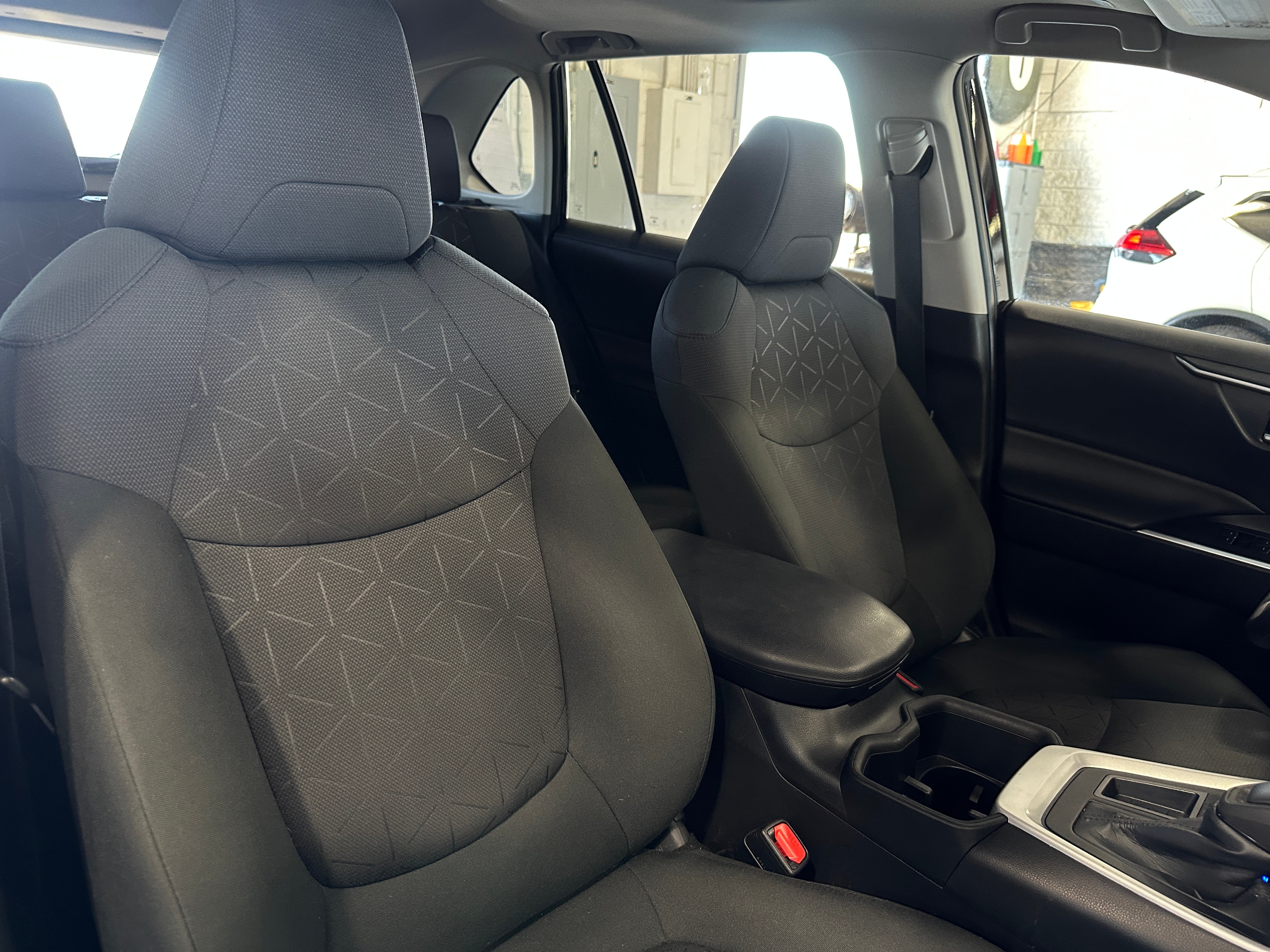 2024 Toyota RAV4 XLE 2