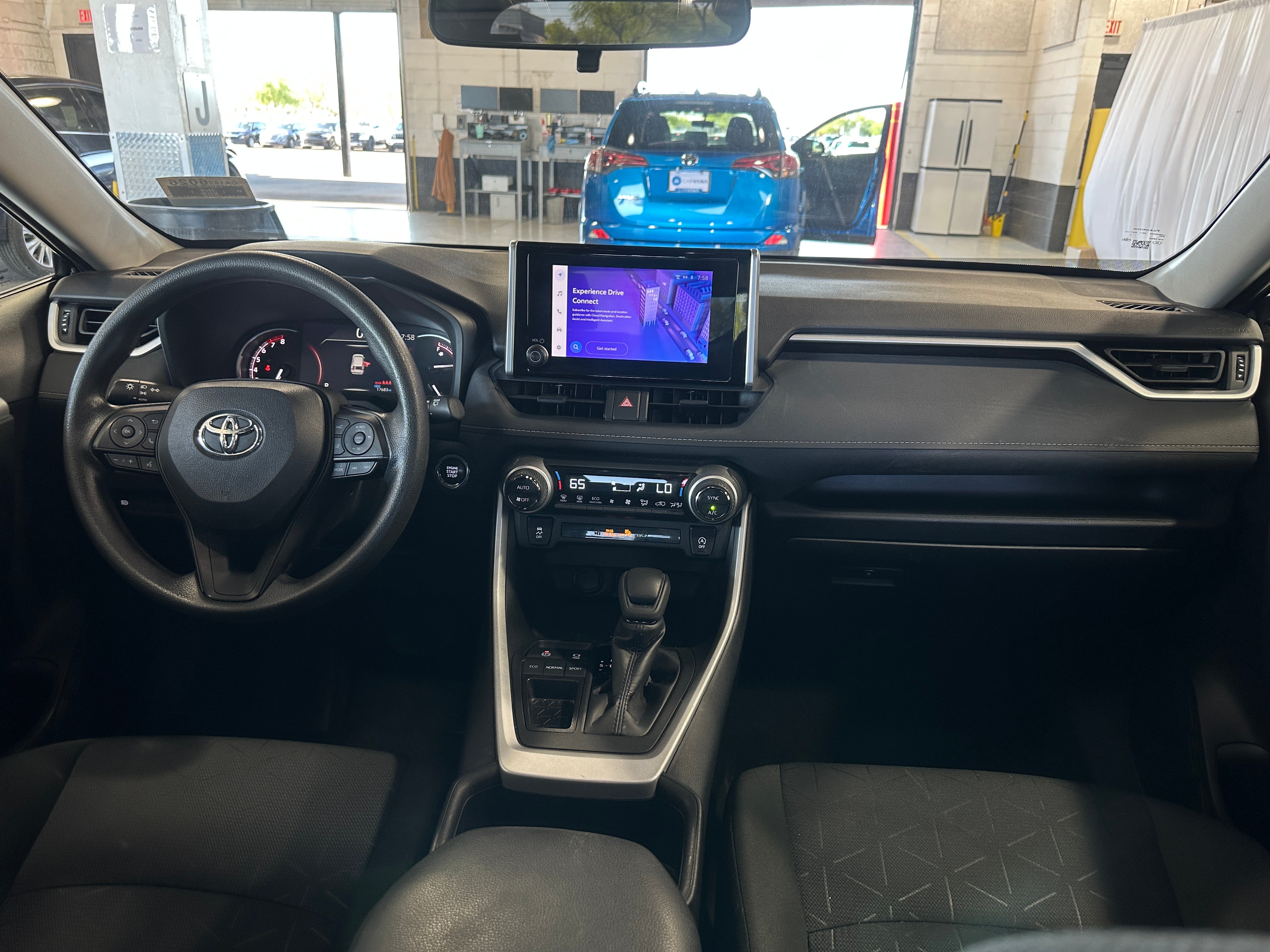 2024 Toyota RAV4 XLE 3