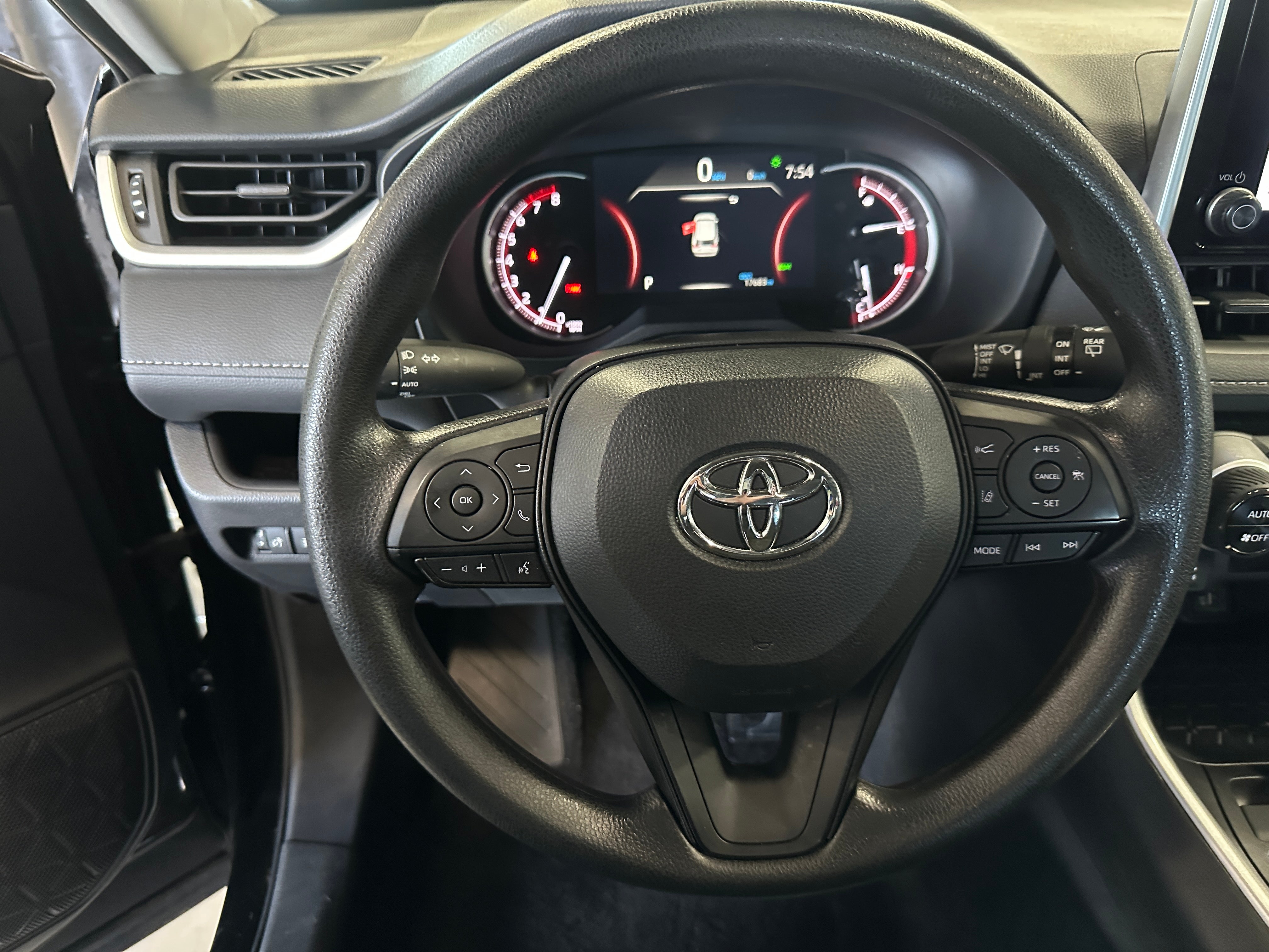 2024 Toyota RAV4 XLE 5