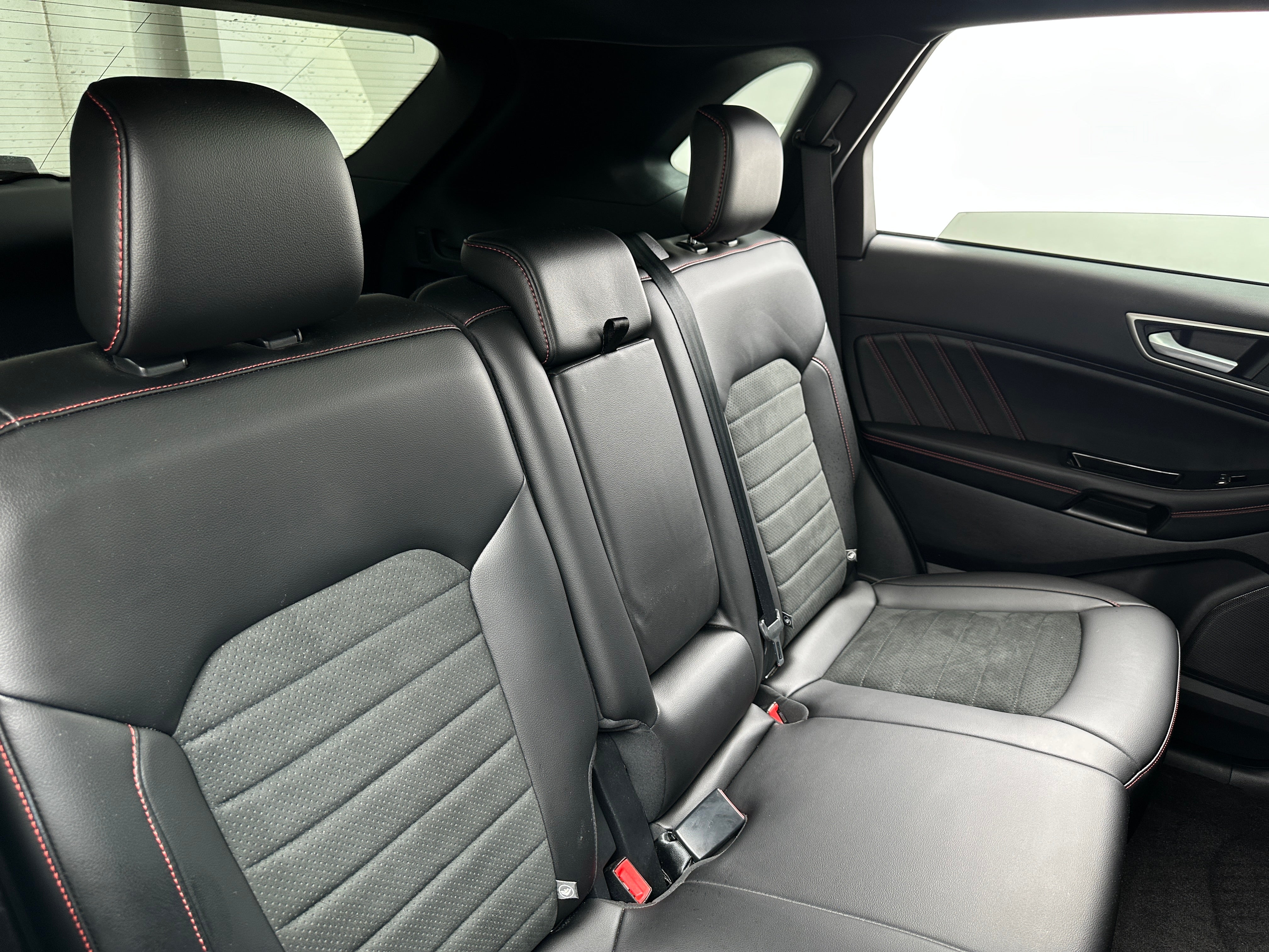 2020 Ford Edge  5