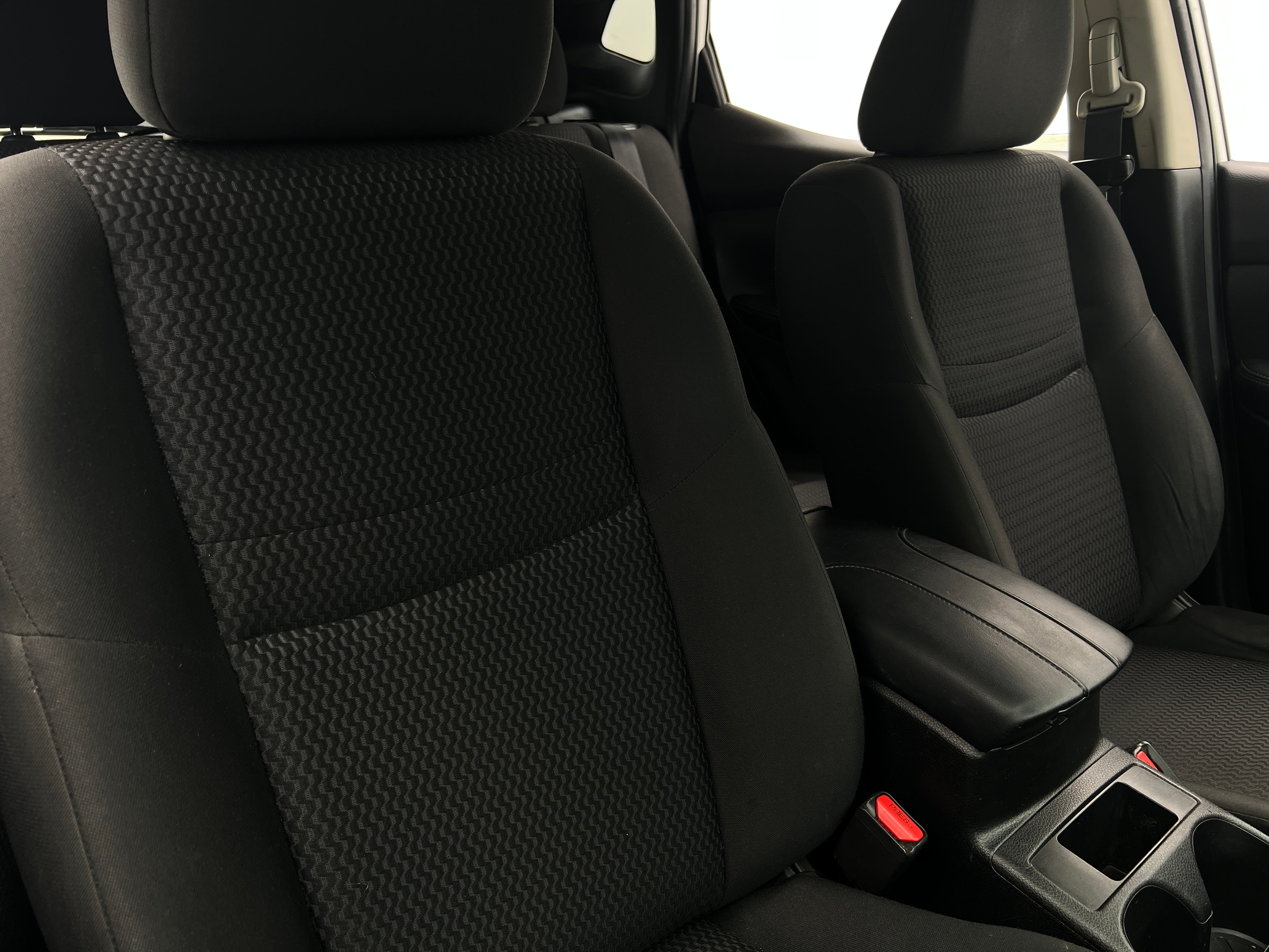 2018 Nissan Rogue Sport S 2