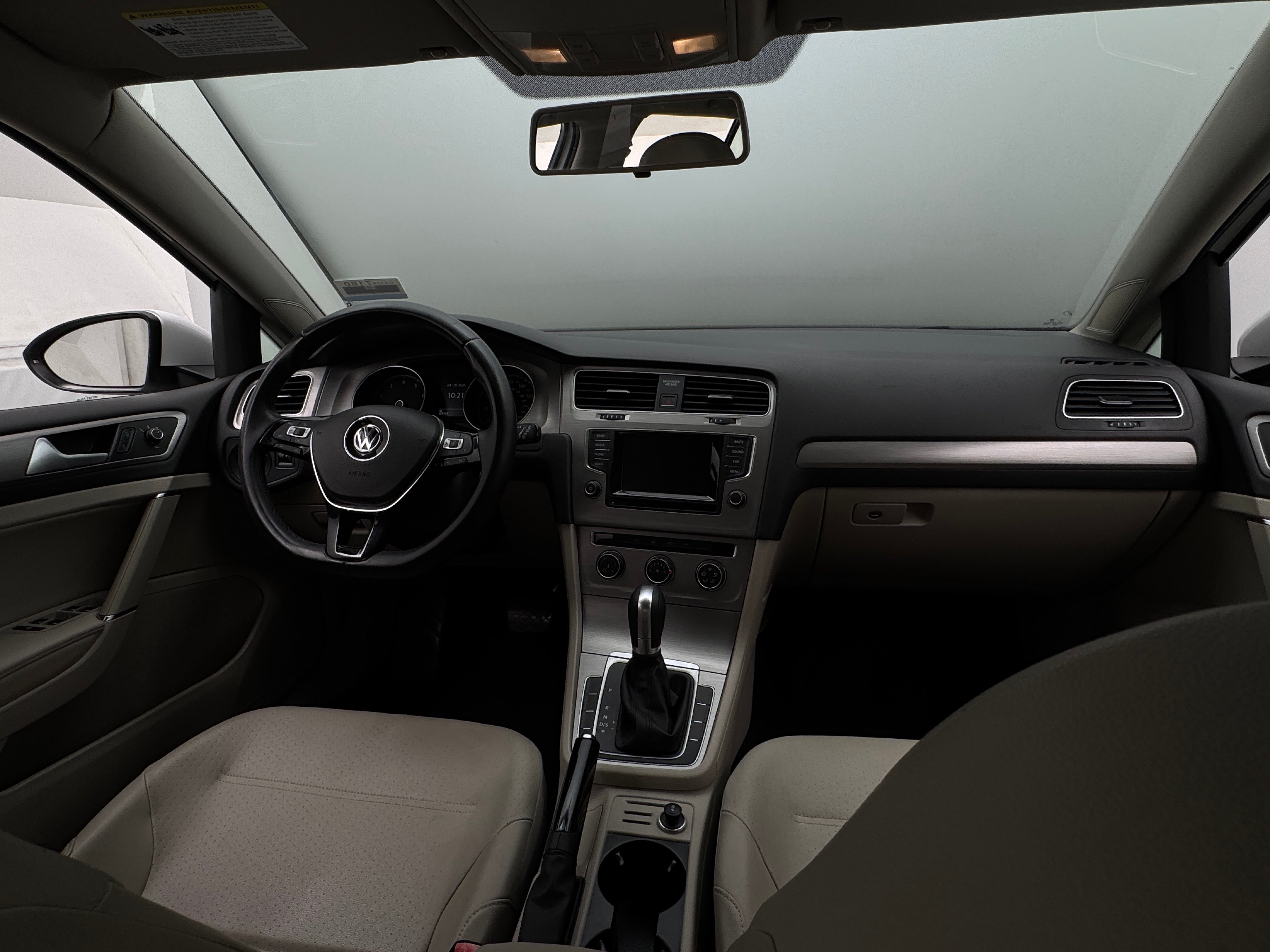 2015 Volkswagen Golf S 2