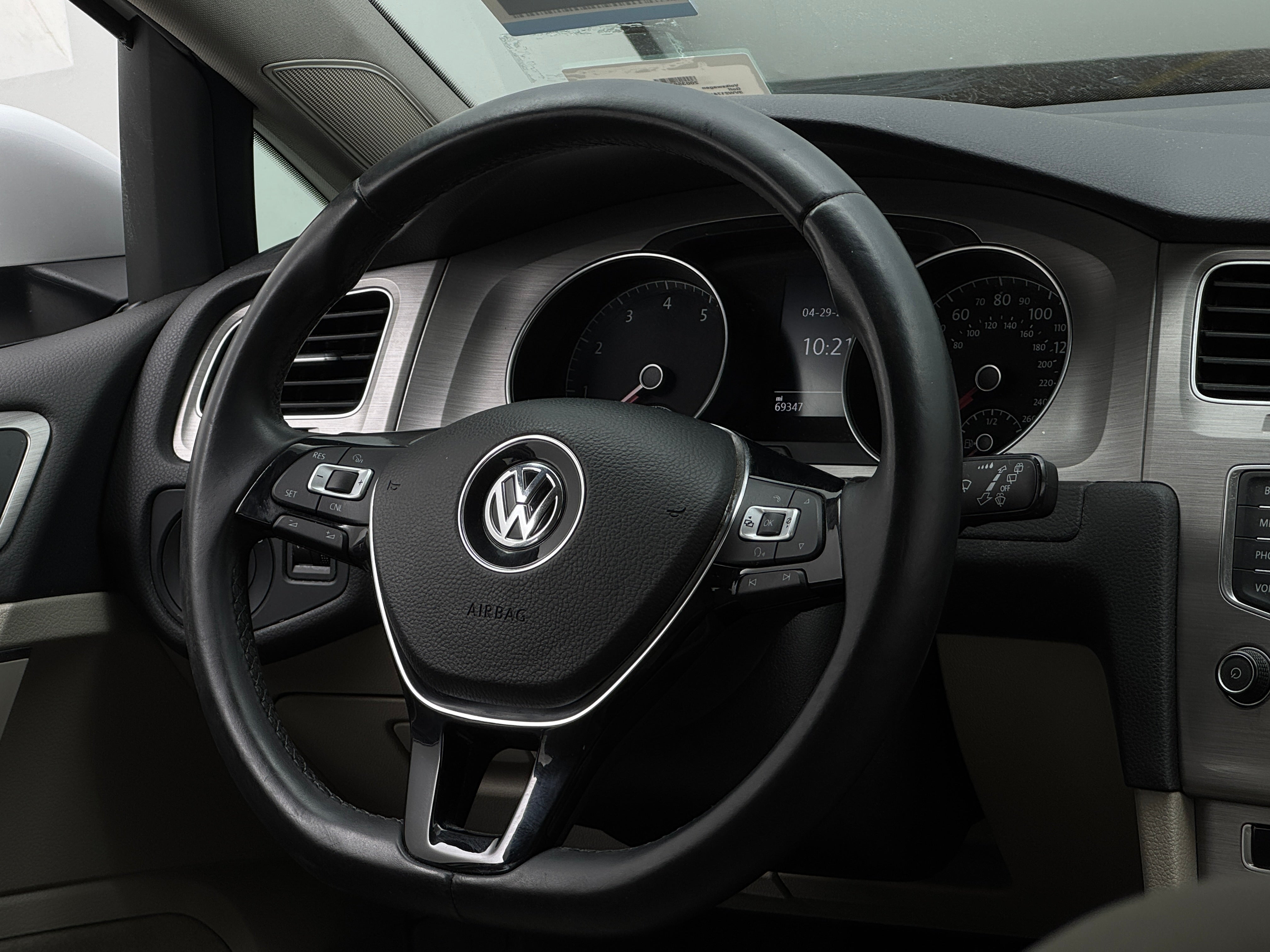 2015 Volkswagen Golf S 4