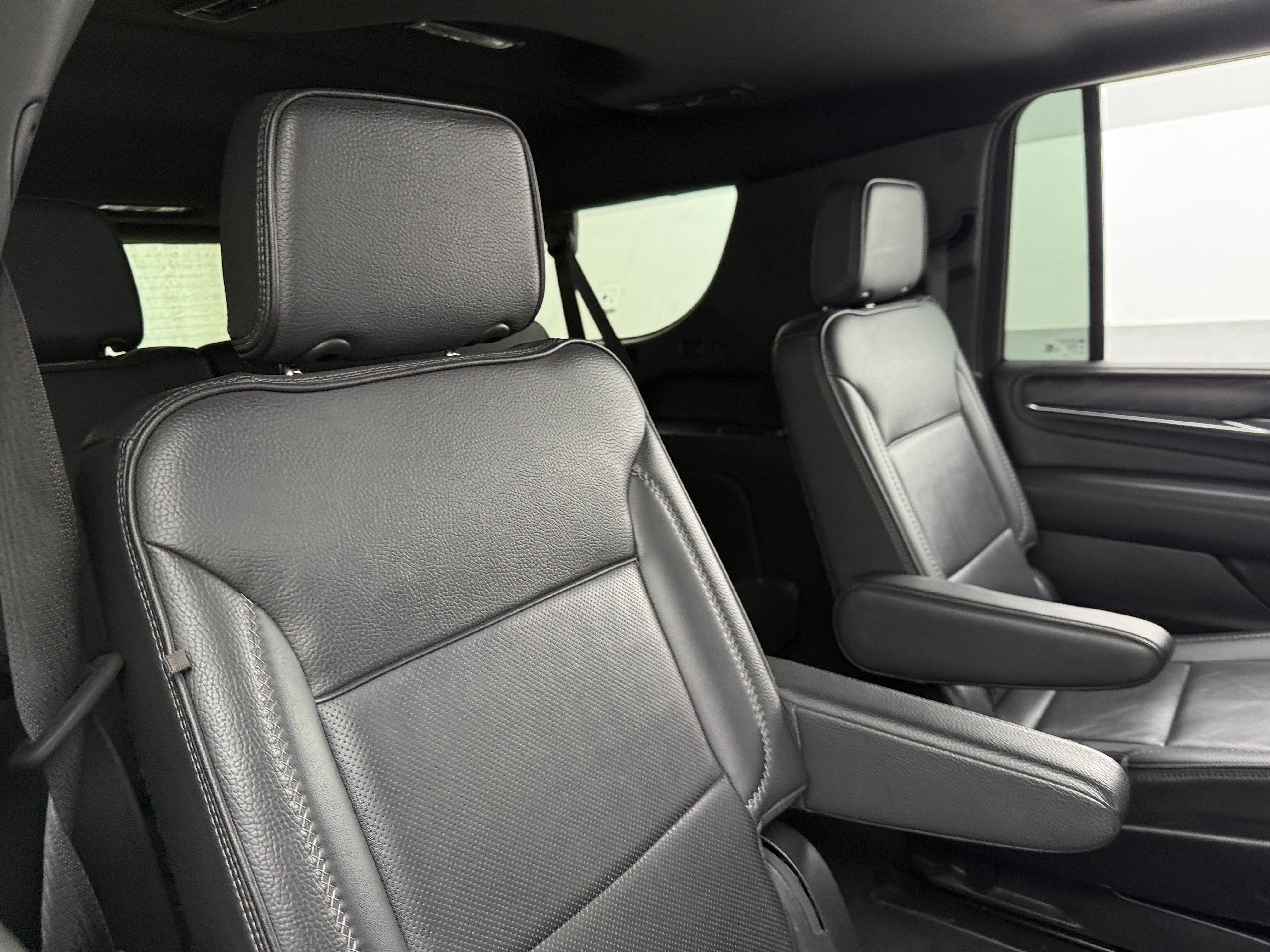 2023 GMC Yukon XL Denali 6