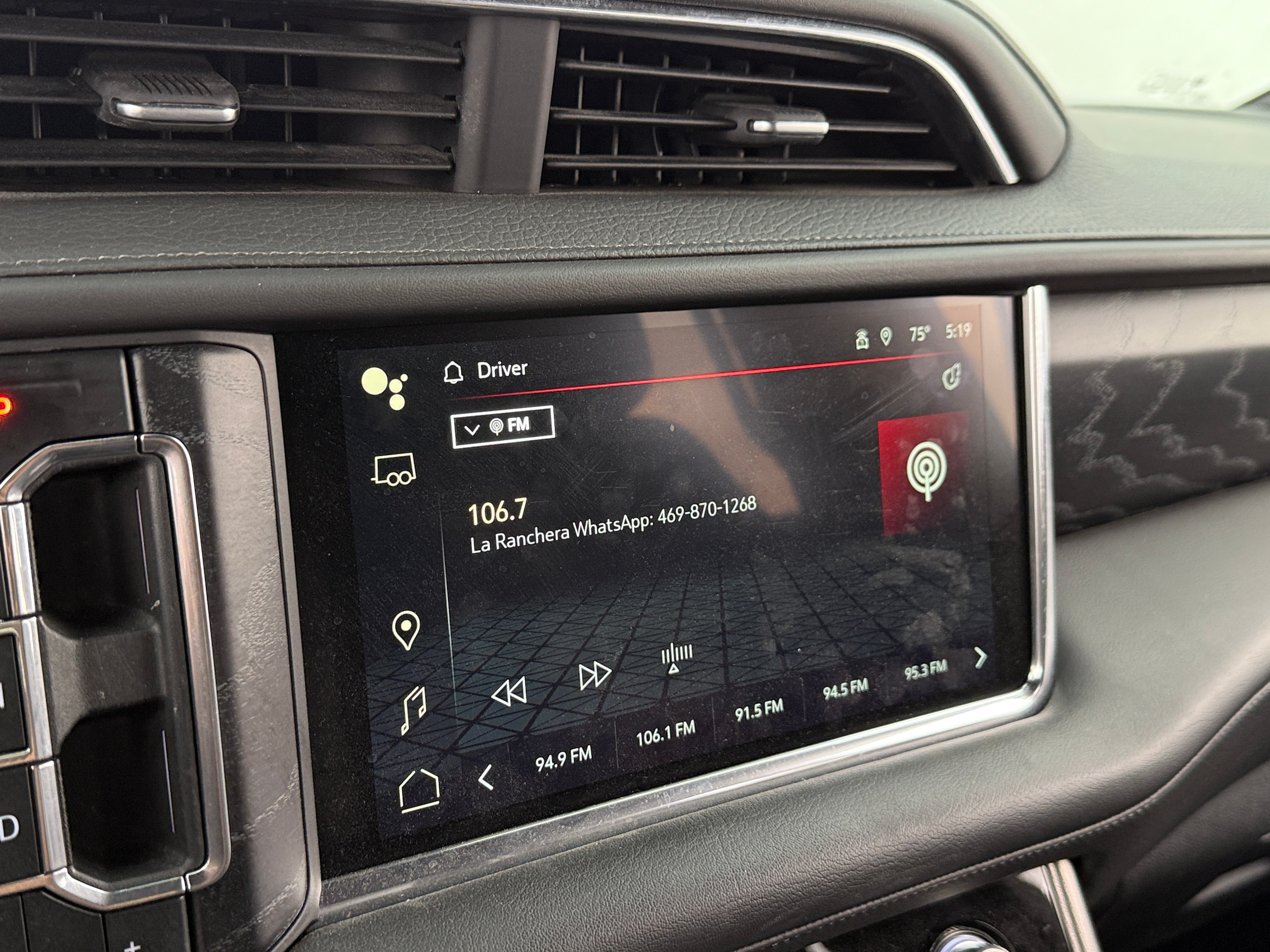 2023 GMC Yukon XL Denali 4