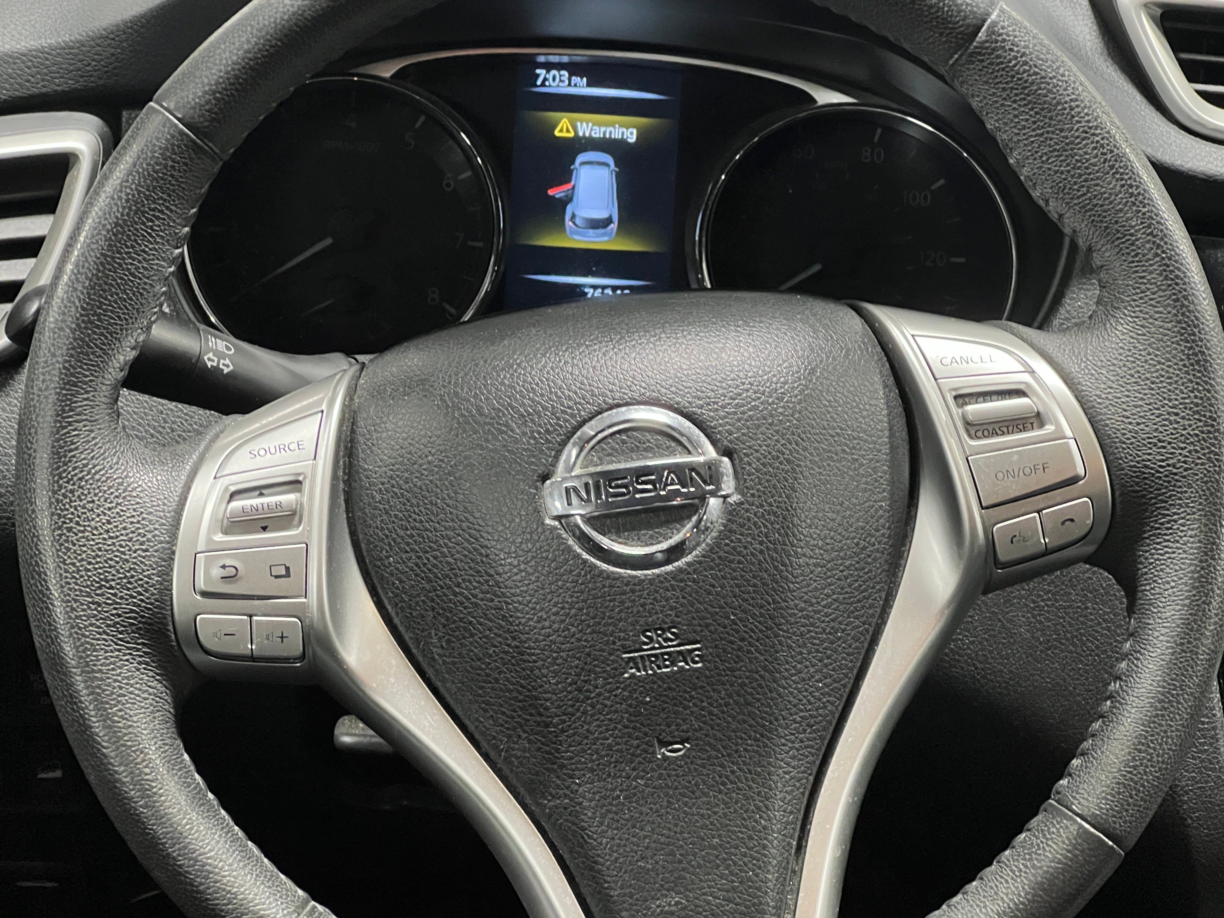 2015 Nissan Rogue SL 4