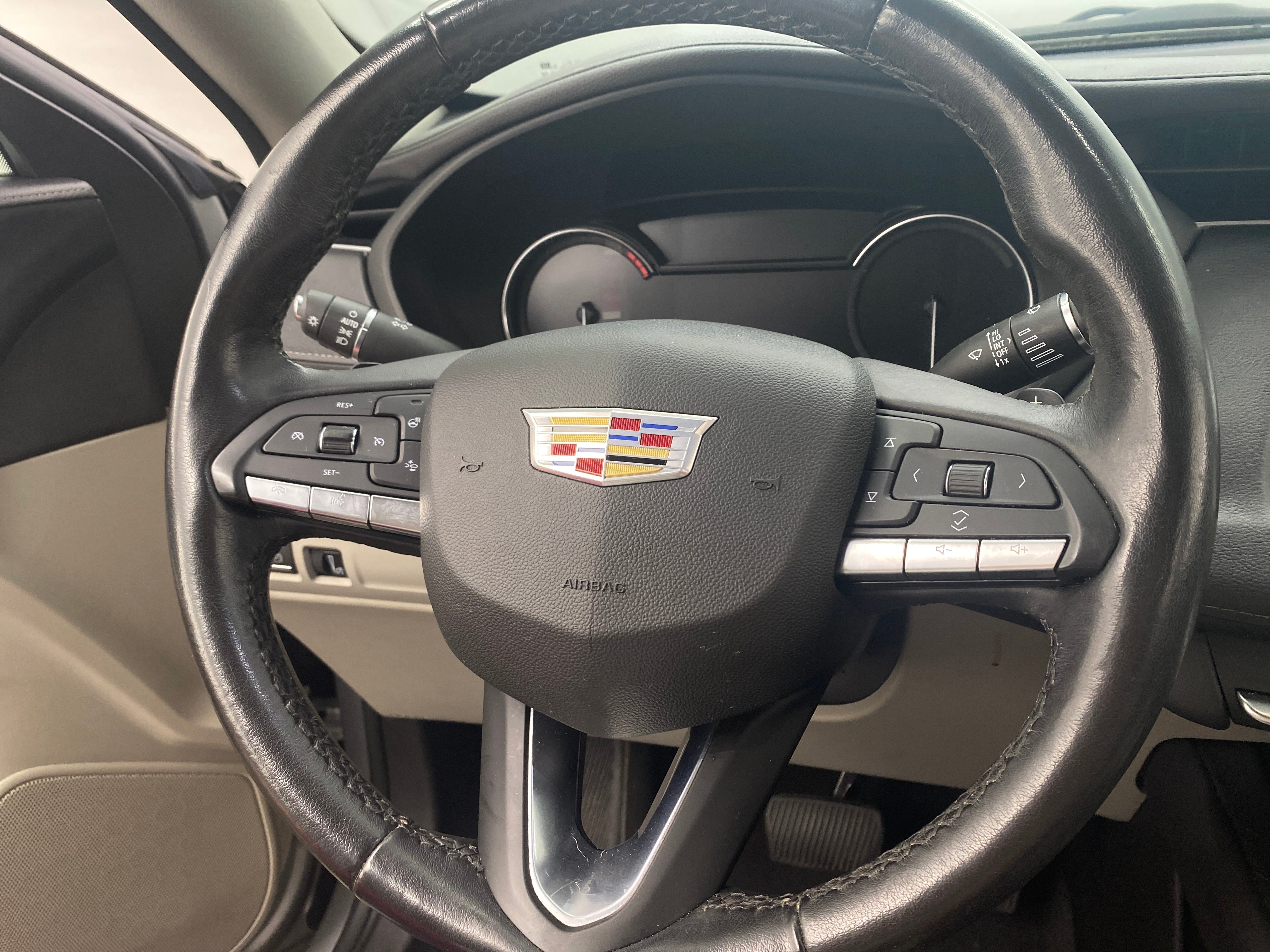 2021 Cadillac XT4 Luxury 4