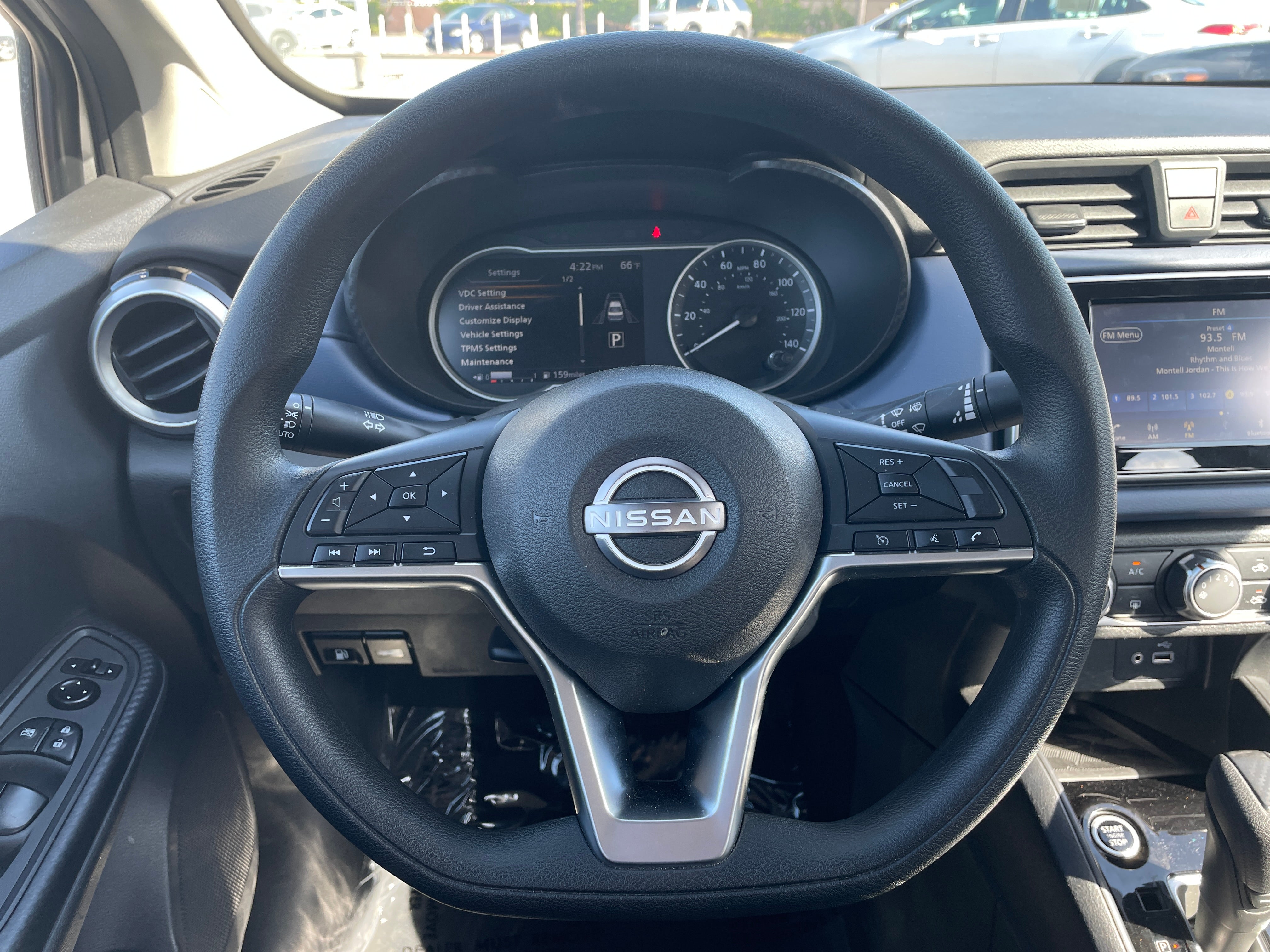 2023 Nissan Versa SV 5