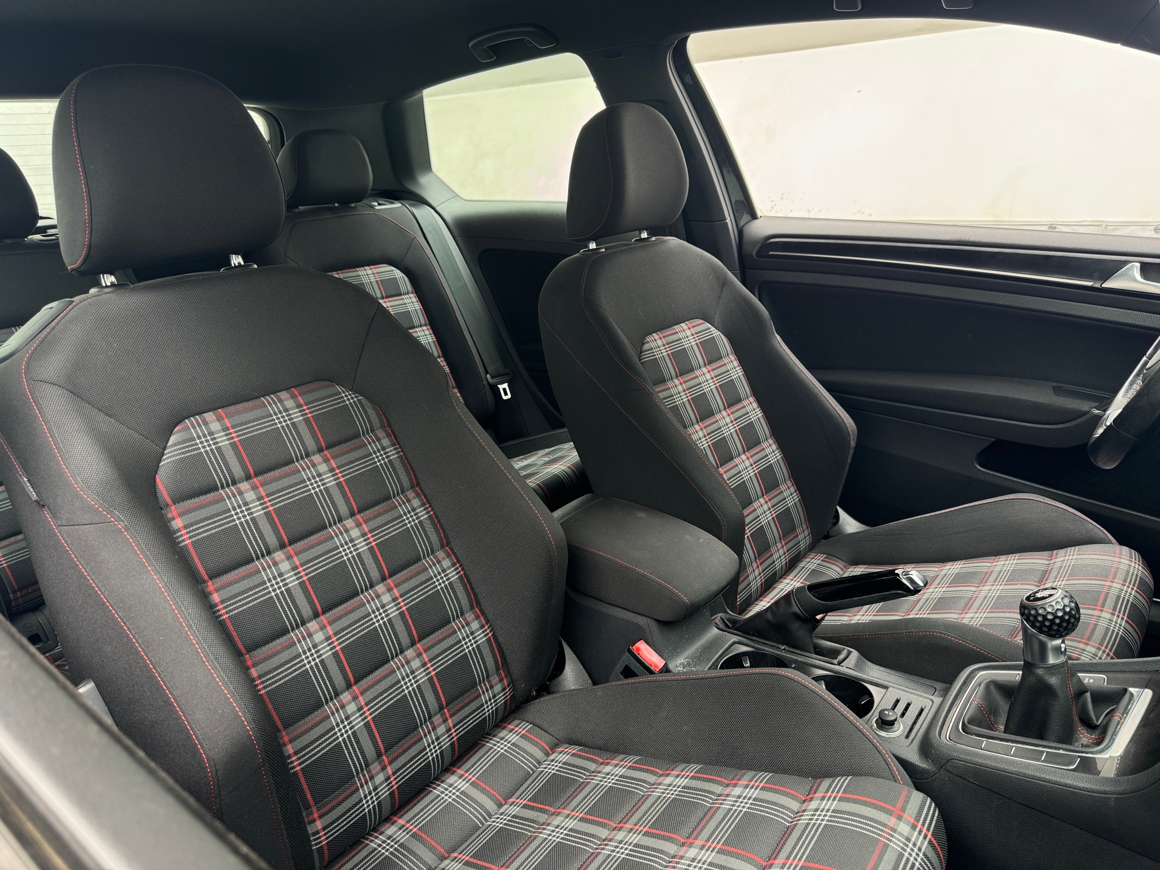 2016 Volkswagen Golf GTI S 2