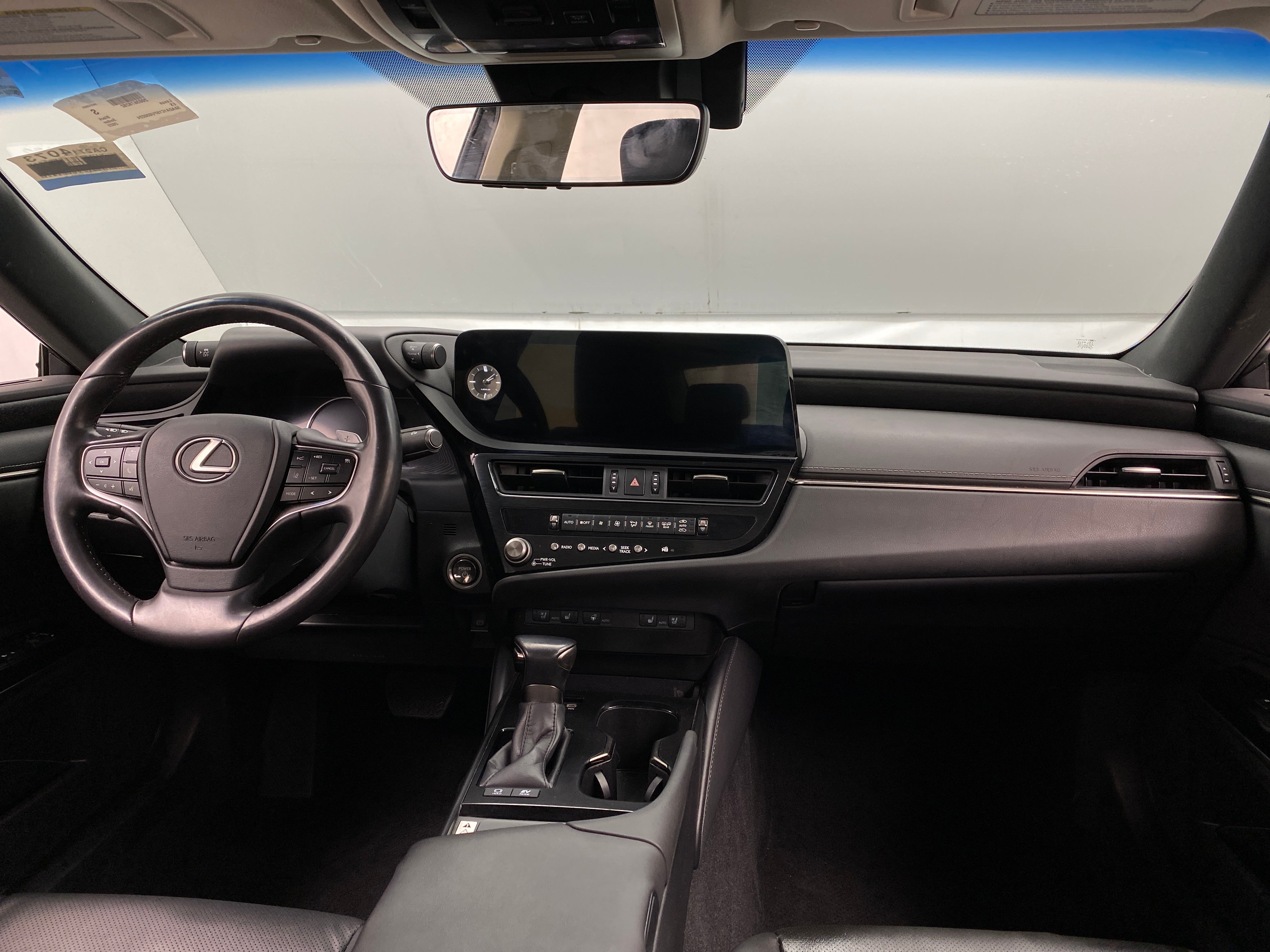 2023 Lexus ES Hybrid 300h 2