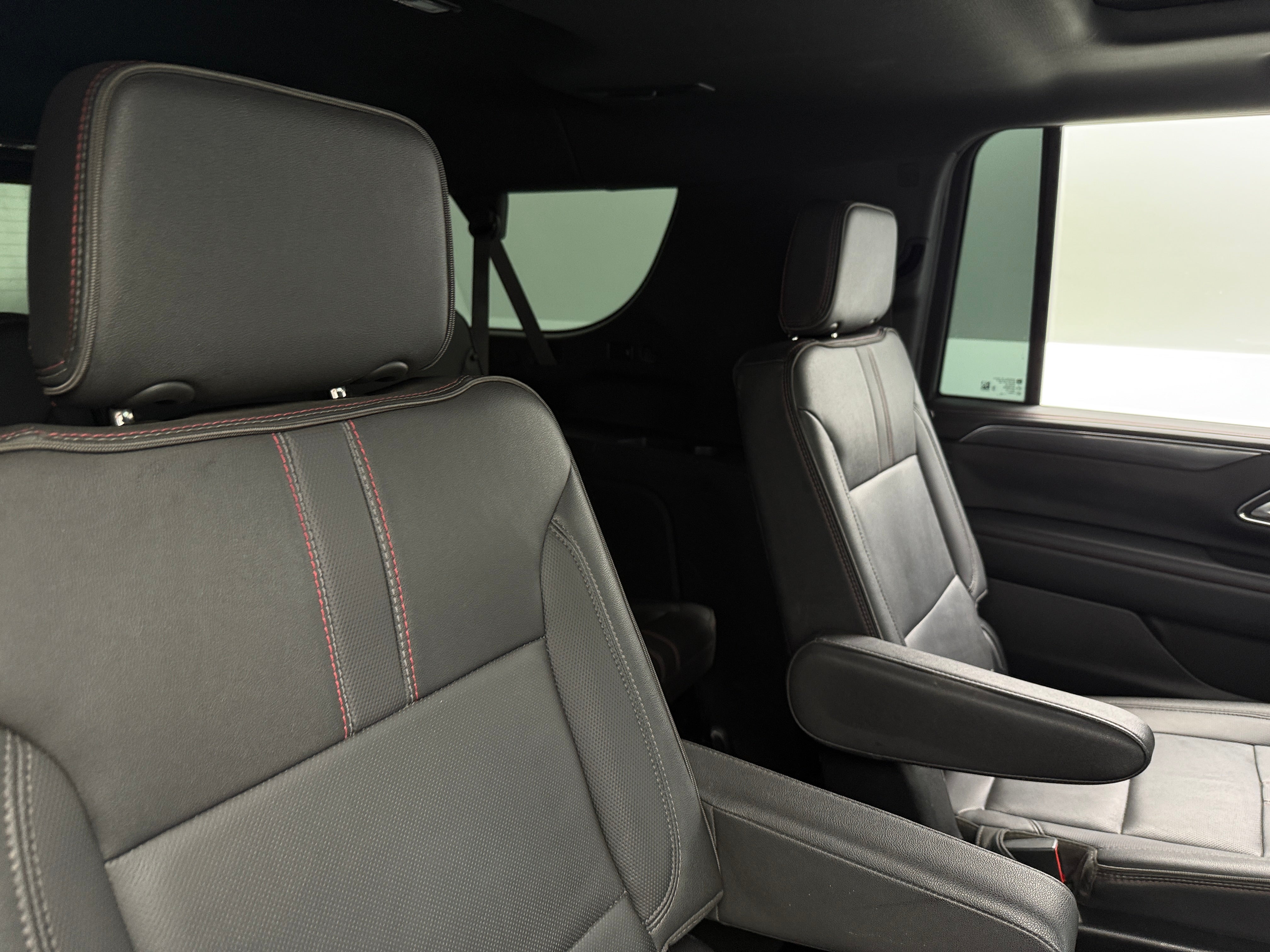 2023 Chevrolet Suburban RST 5