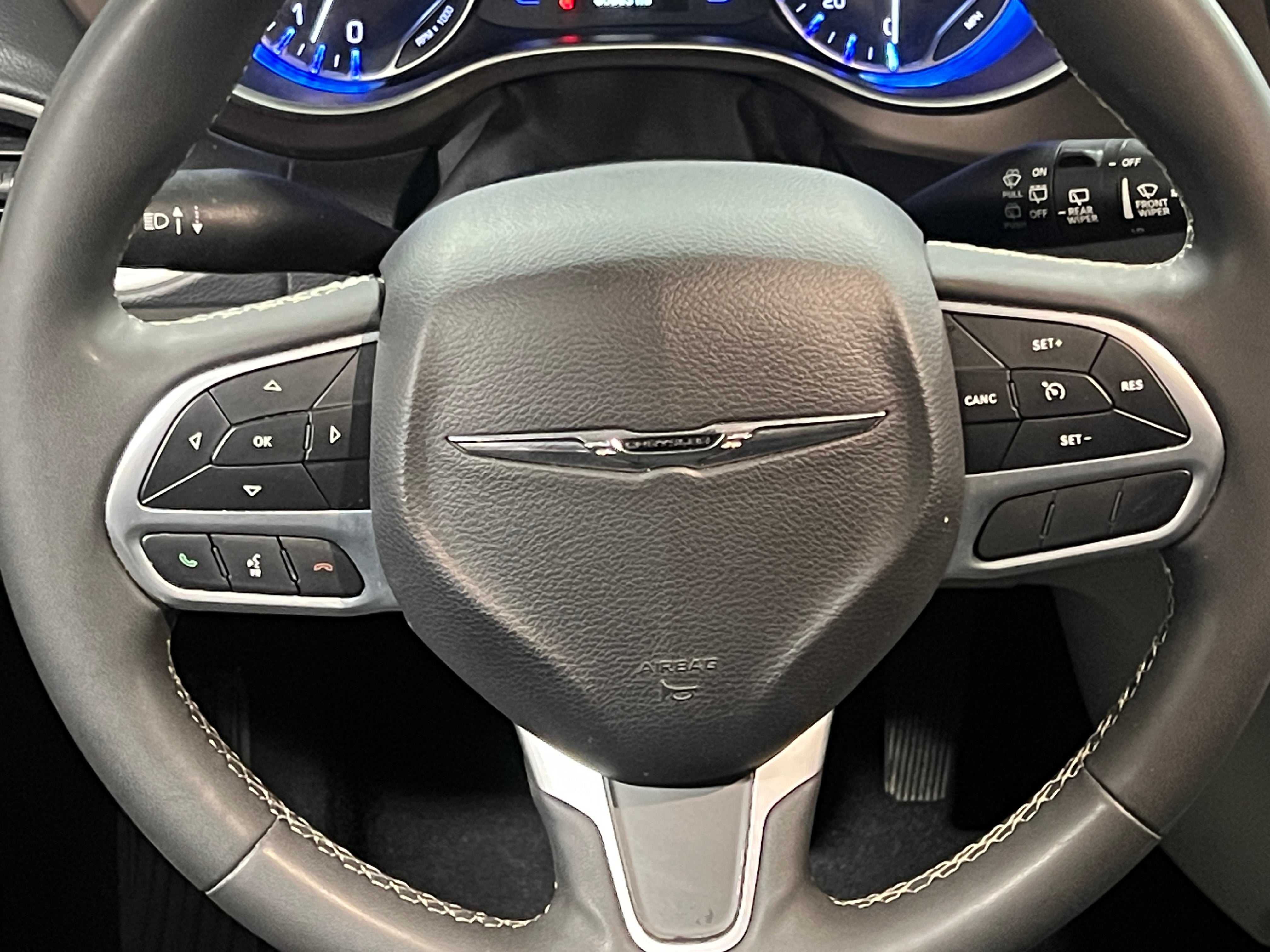 2022 Chrysler Voyager LX 5